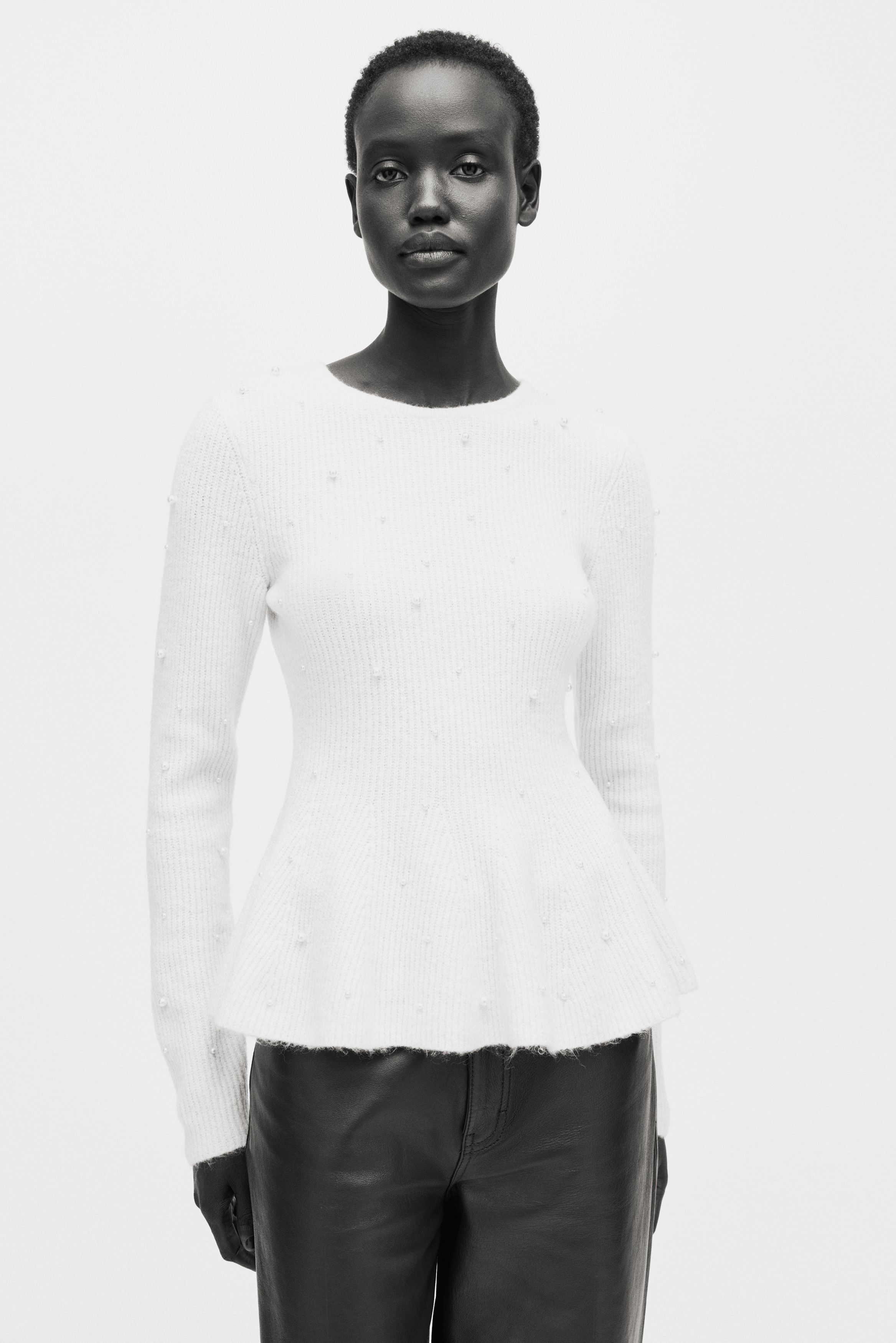 H & M - ビーズエンベリッシュドペプラムトップス - ベージュ H & M - ビーズエンベリッシュドペプラムトップス - ベージュ