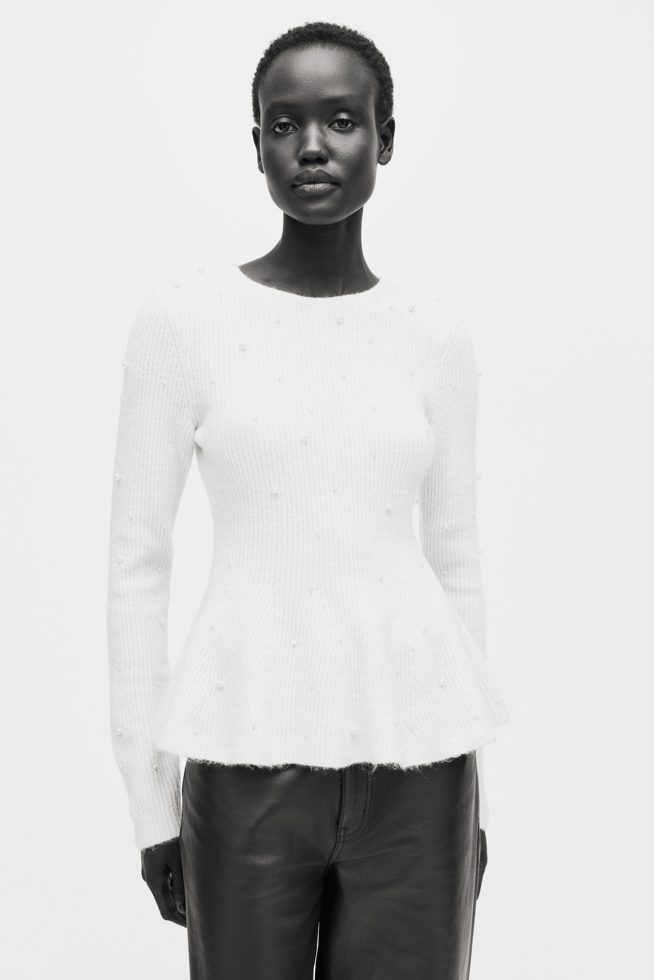 Zobrazit větší obrázek: Top peplum zdobený korálky - Krémová - ŽENY | H&M CZ 1