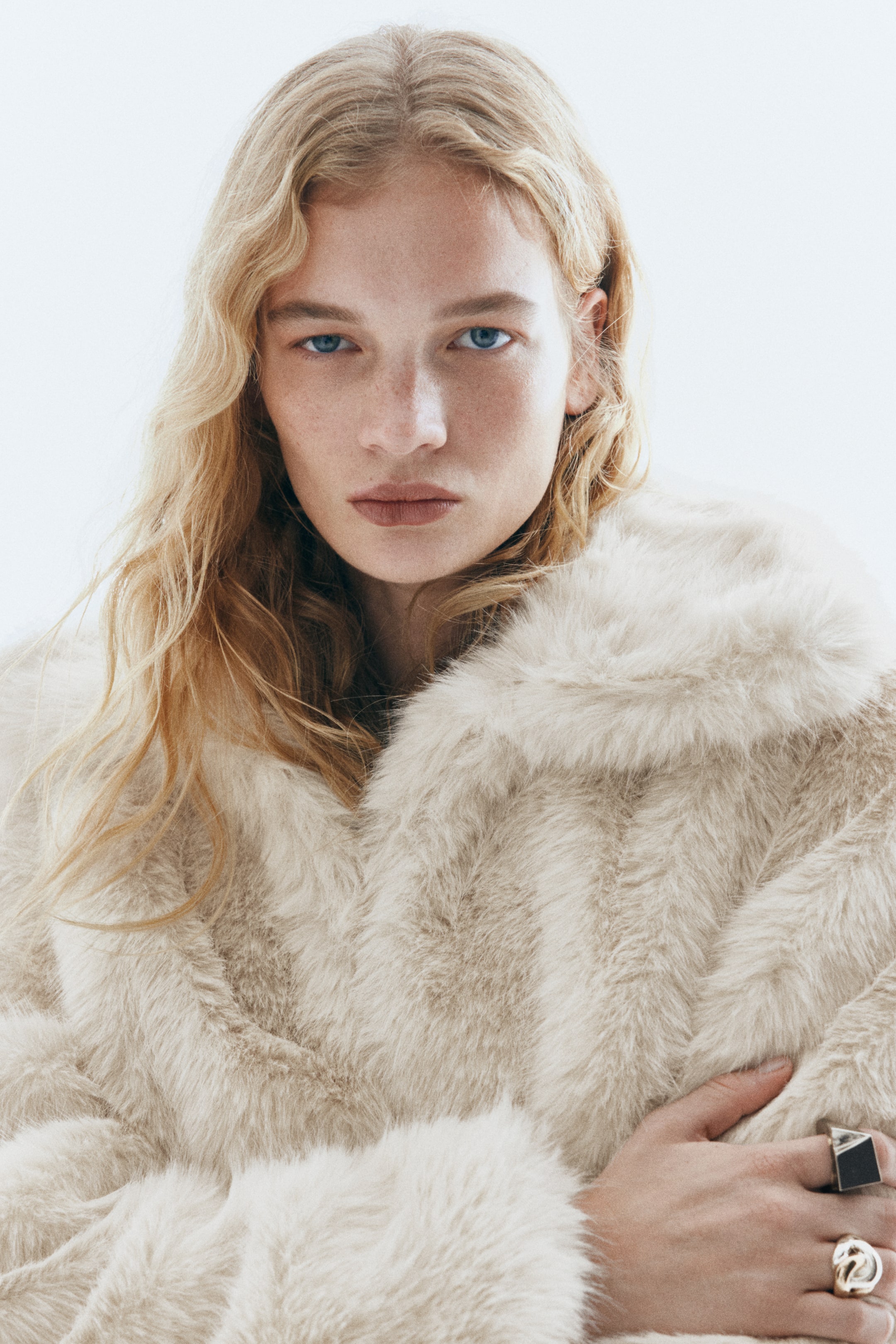 View larger image: Shoulder-pad jacket - Light beige - Ladies | H&M IE 3