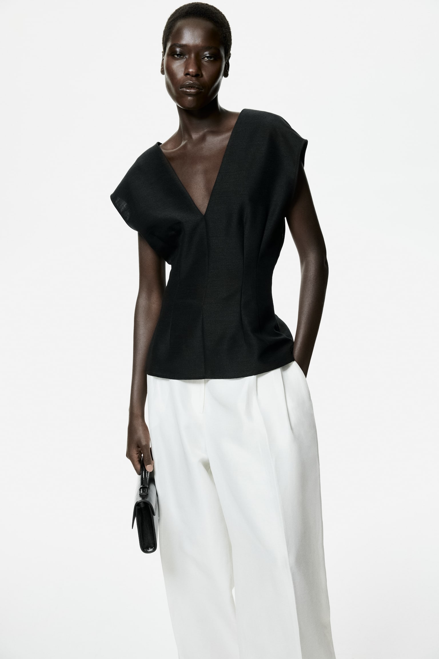 V-neck top - Black - 3