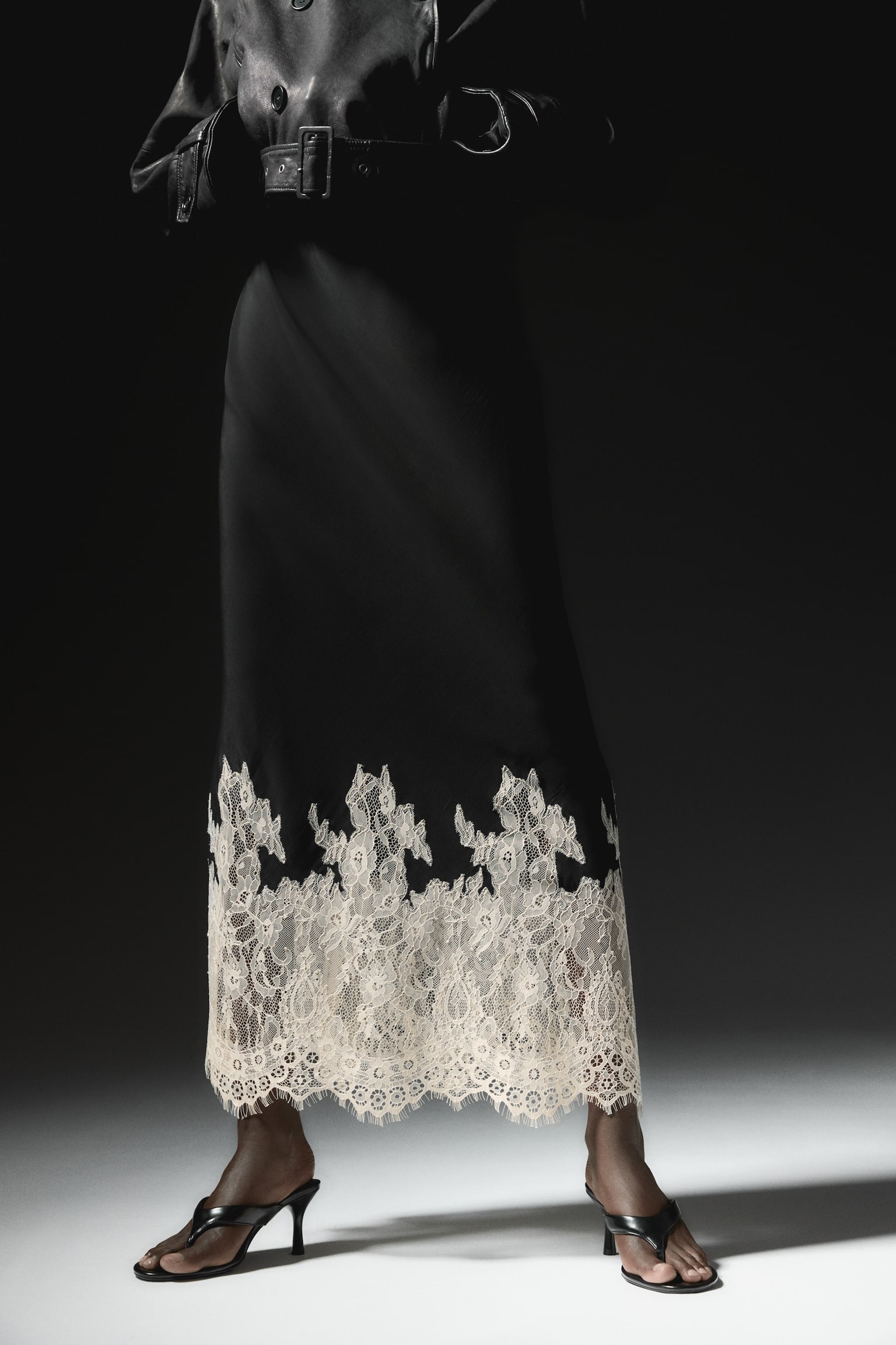 Lace-trimmed skirt - Black - 3