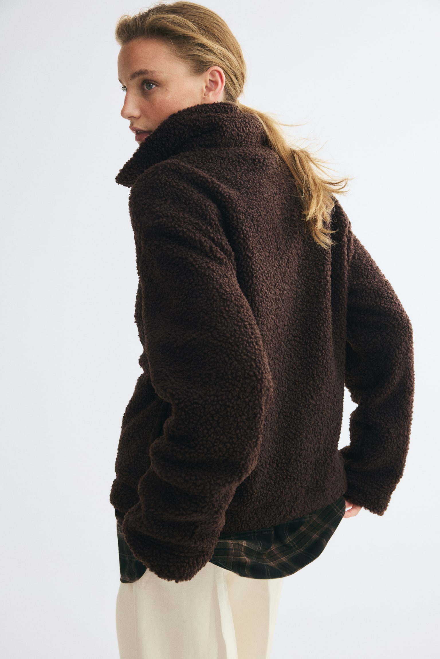 Женская куртка H&M Teddy Fleece, цвет: Тёмный коричневый — фото 6