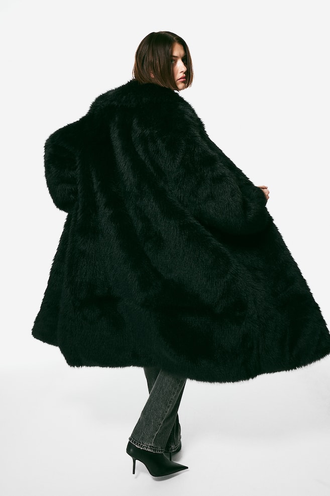 Fluffy coat - Black - 4