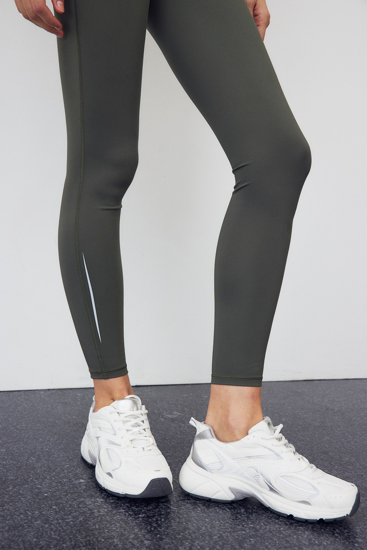 Running Leggings In DryMove™ - Dark khaki green/Black - 5