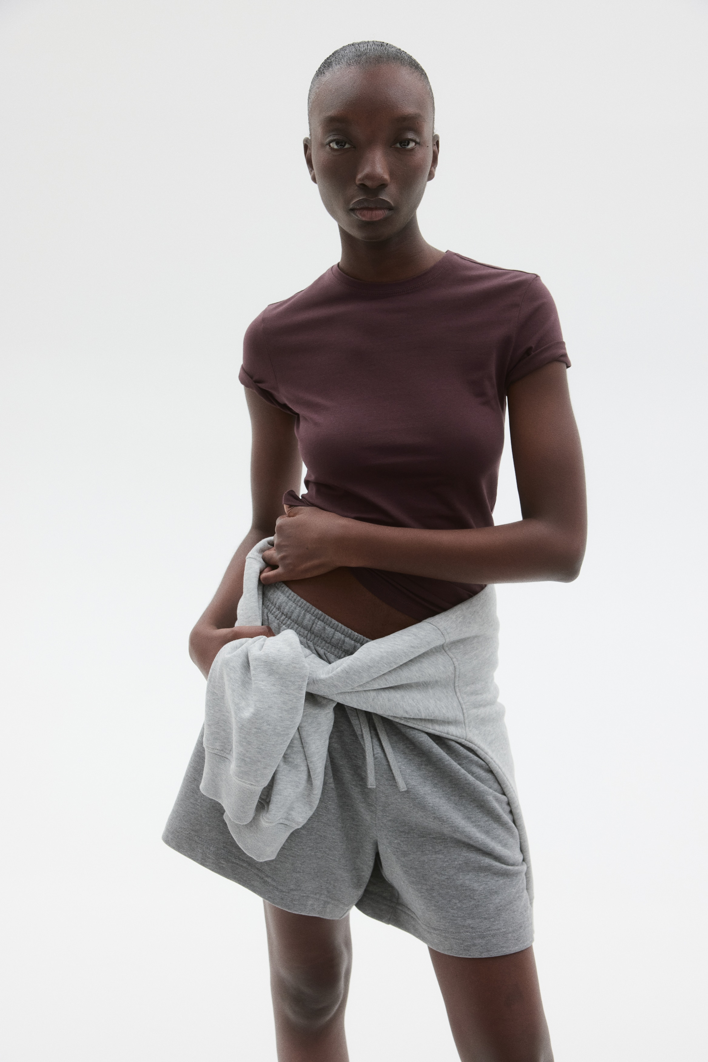 T-shirt aderente in misto cotone - Marrone scuro/Nero/Bianco