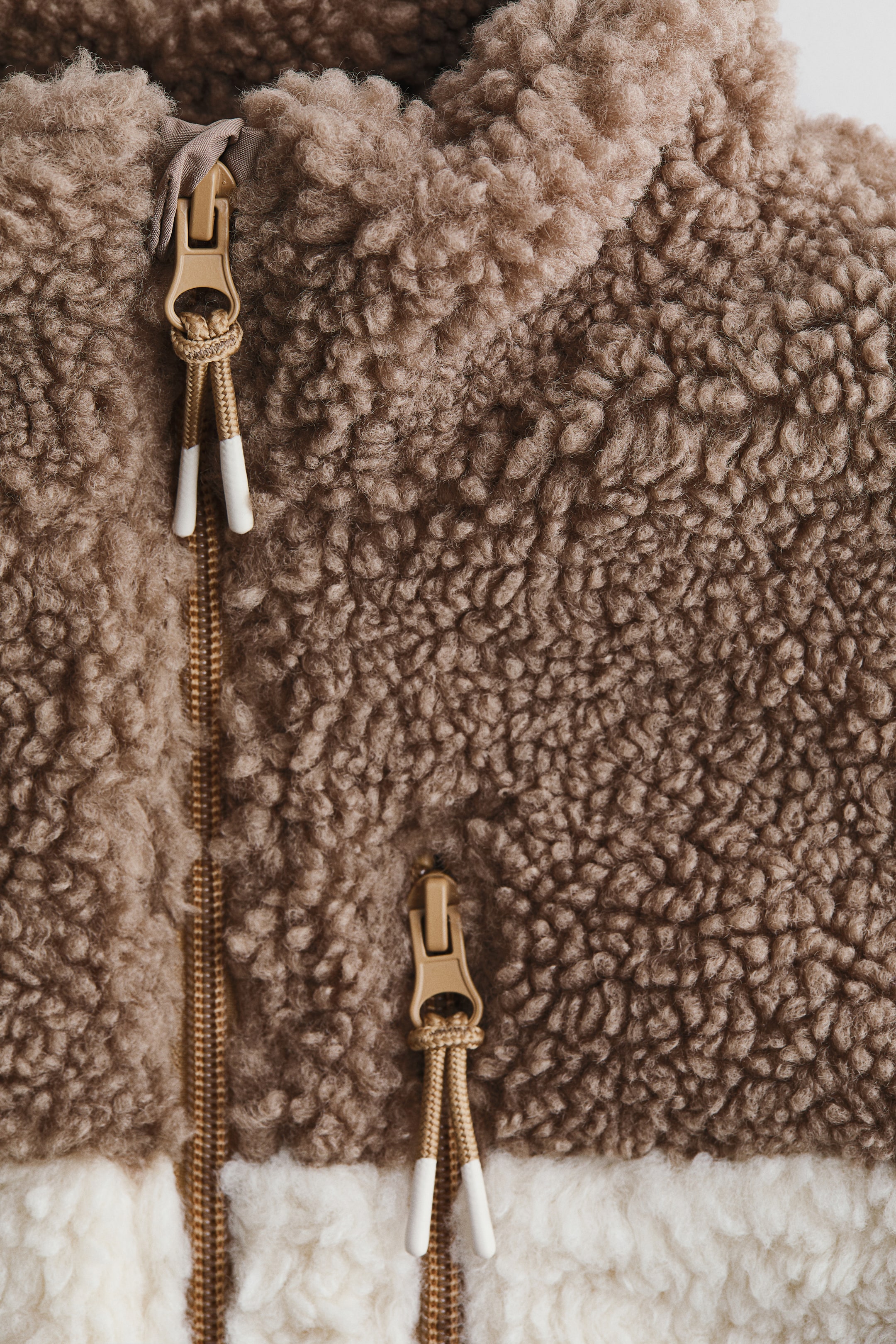 Ampliar la imagen: Chamarra en tejido peluche - Beige/Crema - Kids | H&M MX 2