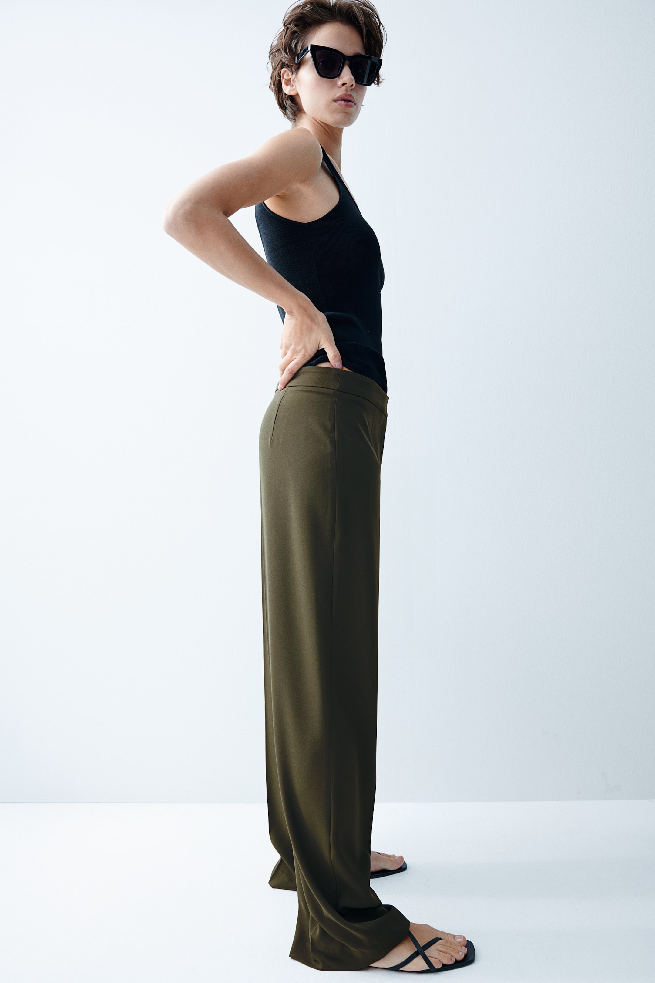 Wide-leg Pants