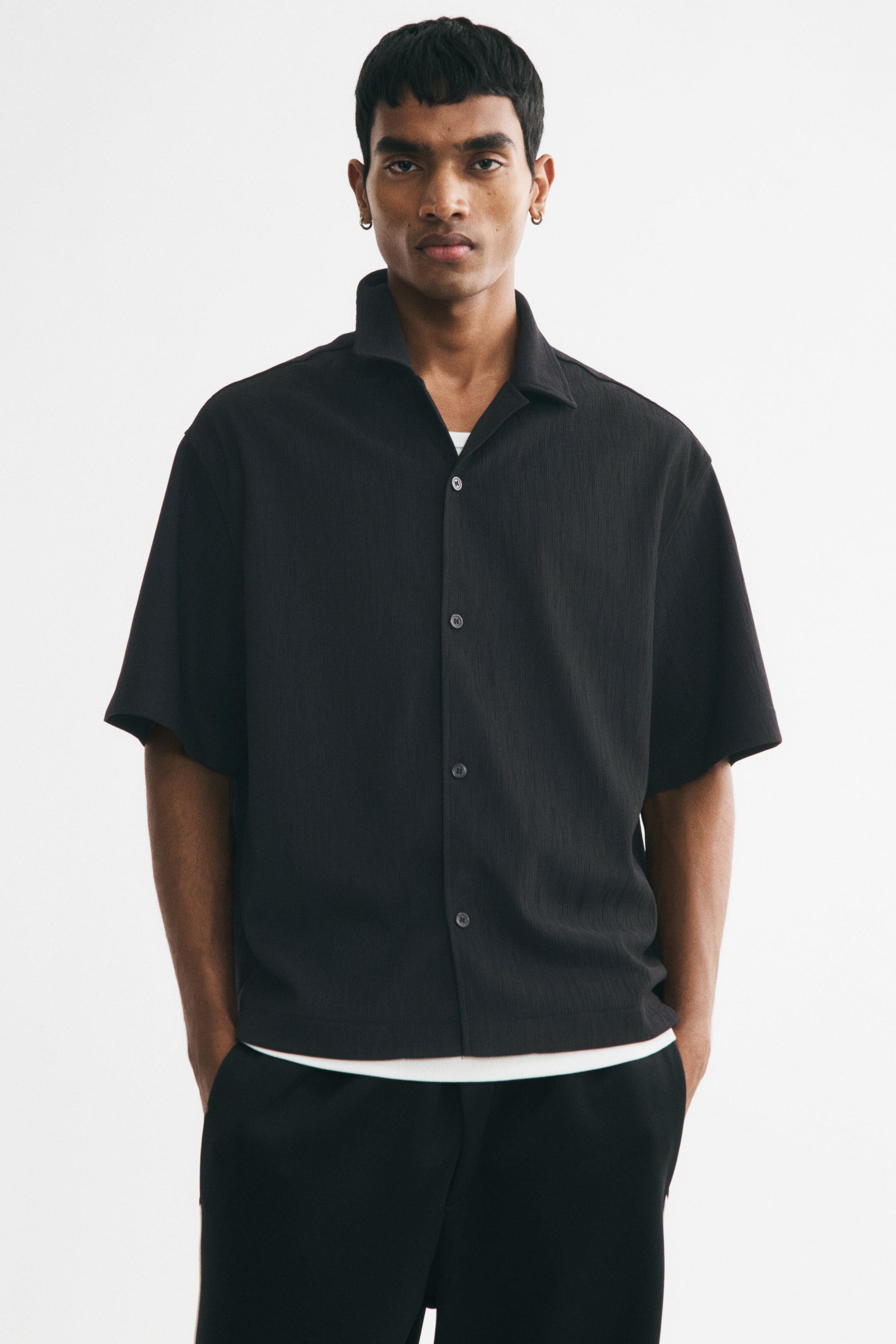 Ampliar la imagen: Camisa Resort Relaxed Fit - Negro - Men | H&M MX 1