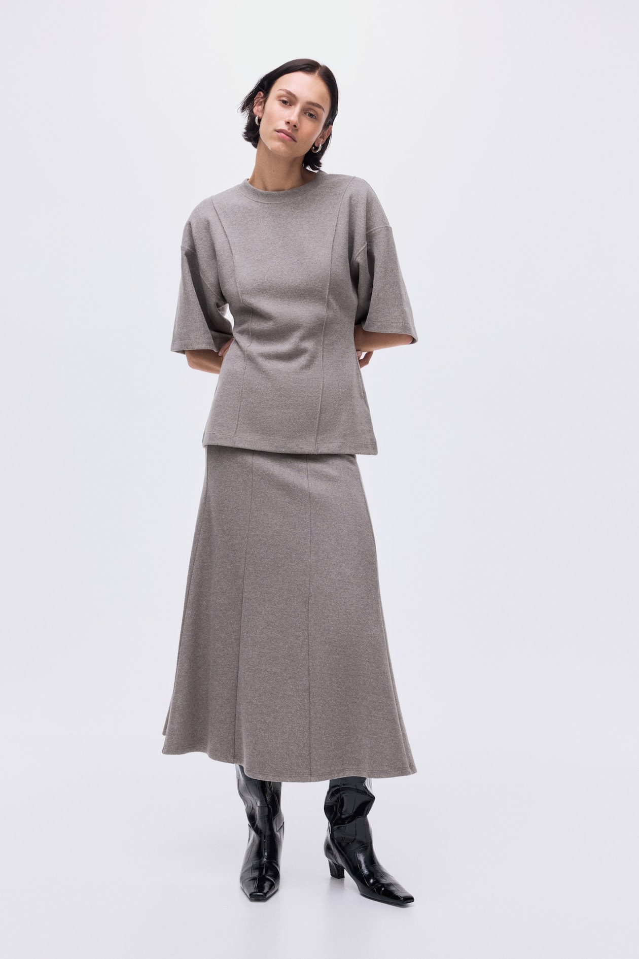Loose-Fit Fine-Knit Top - image 2