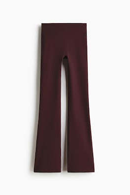 Utsvängda träningsleggings med SoftMove™