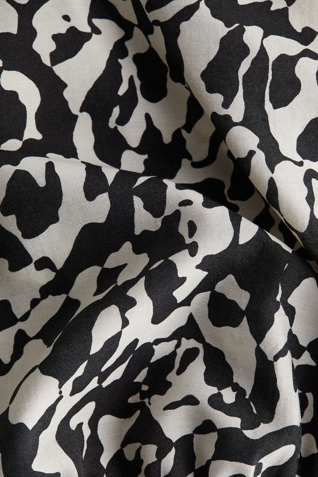 Balloon-Sleeved Blouse - image 3