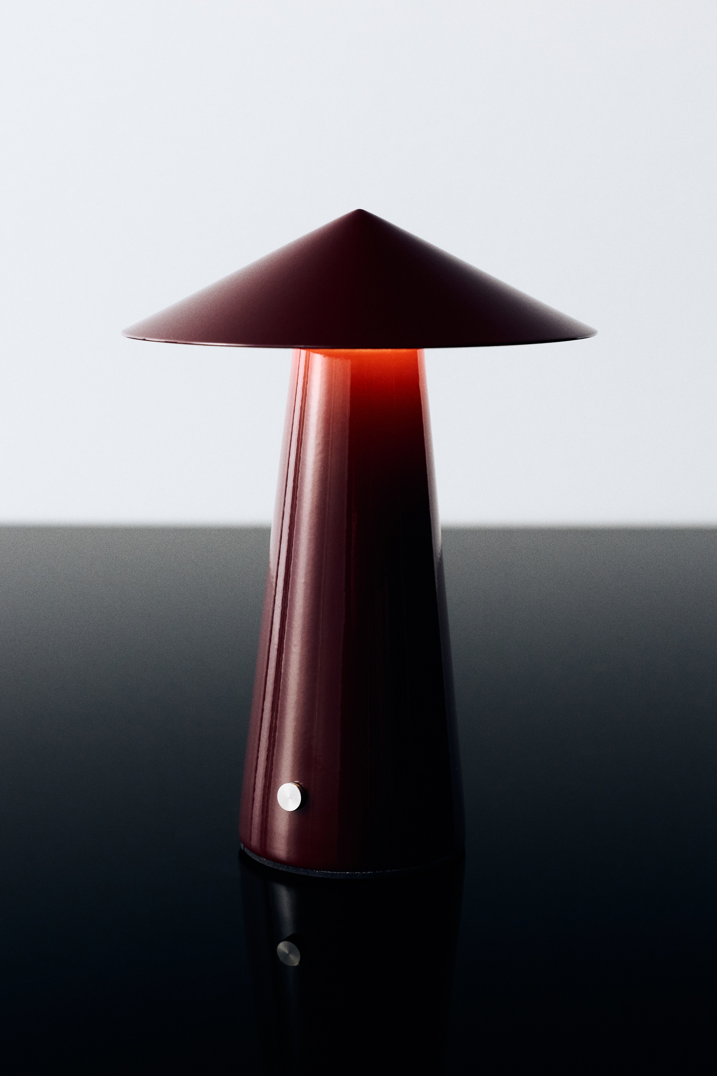 Uppladdningsbar bordslampa