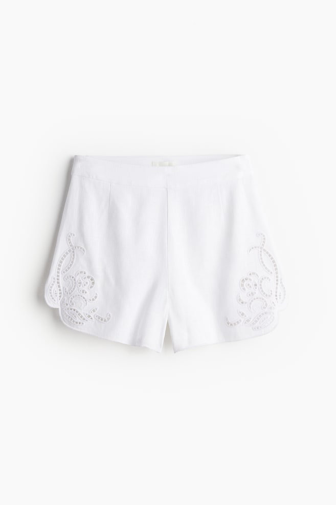 Shorts mit Broderie Anglaise - Weiß - 1