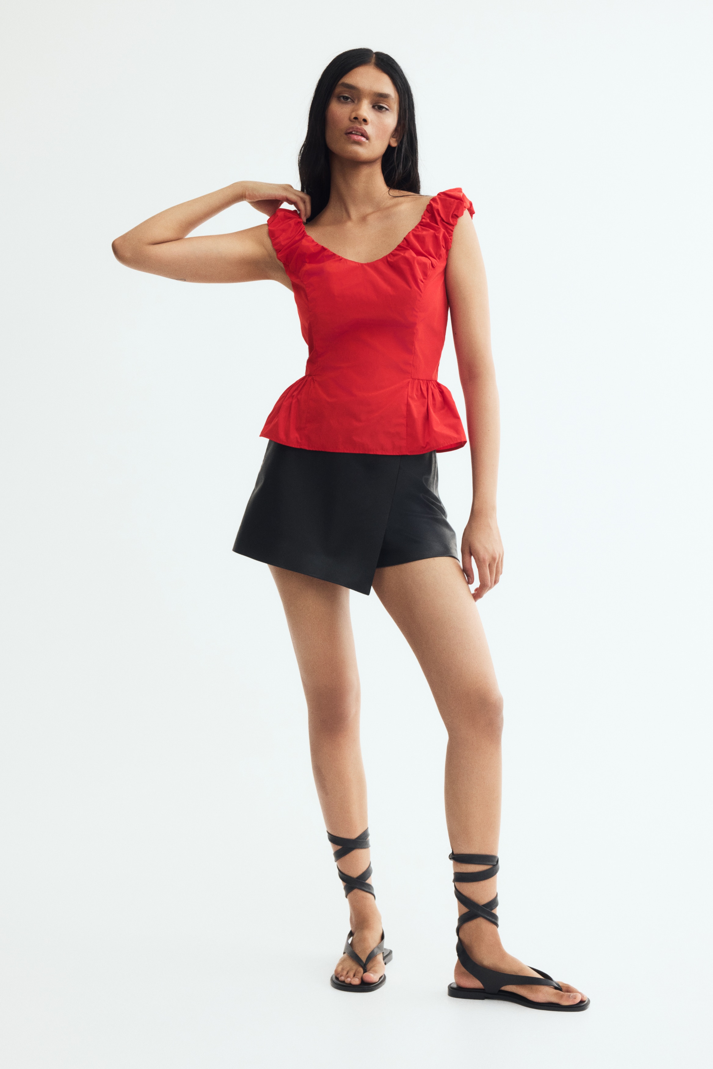 Gerafftes Top mit PeplumModell