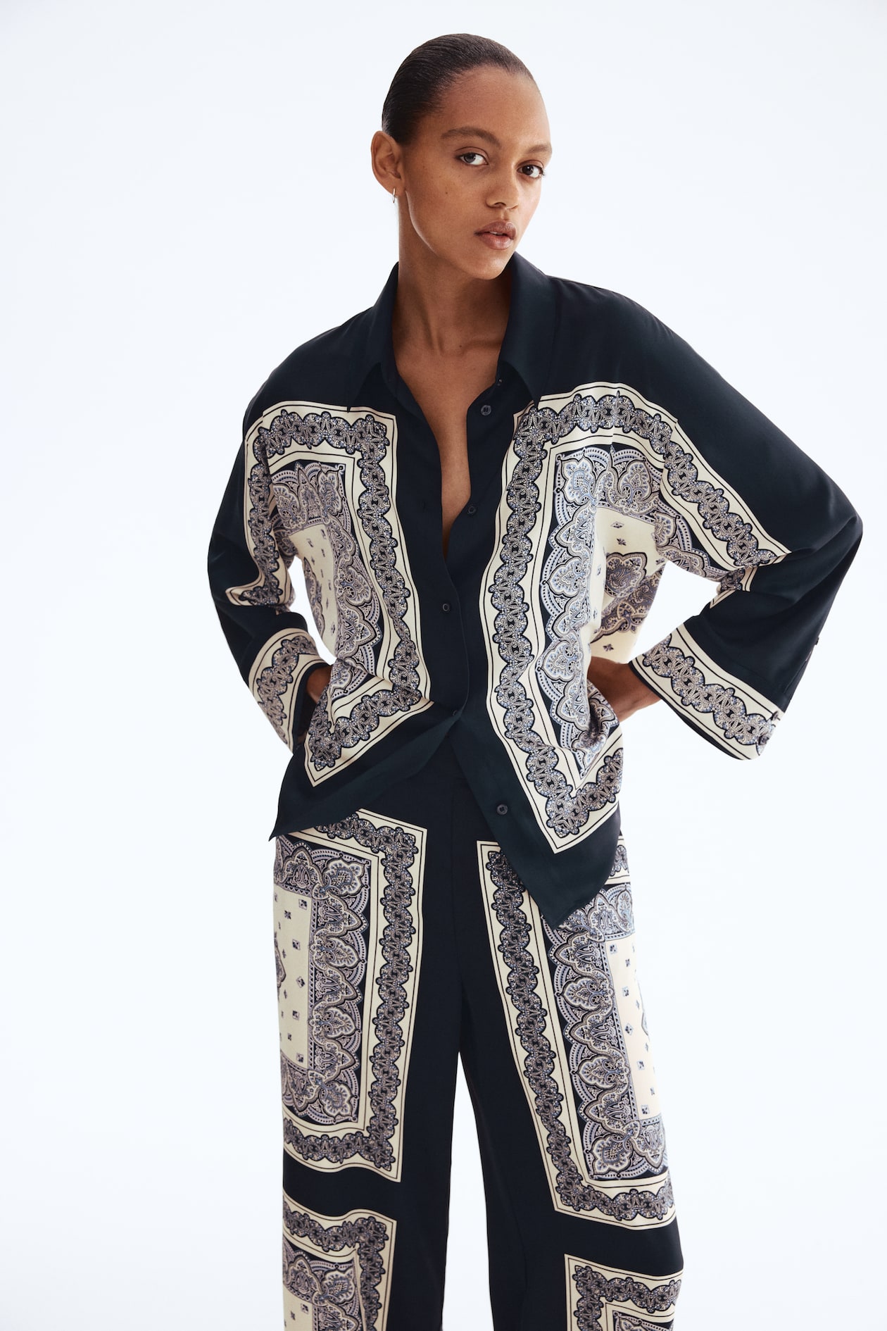 Chemise oversize en twill - Bleu marine/motif - FEMME | H&M FR