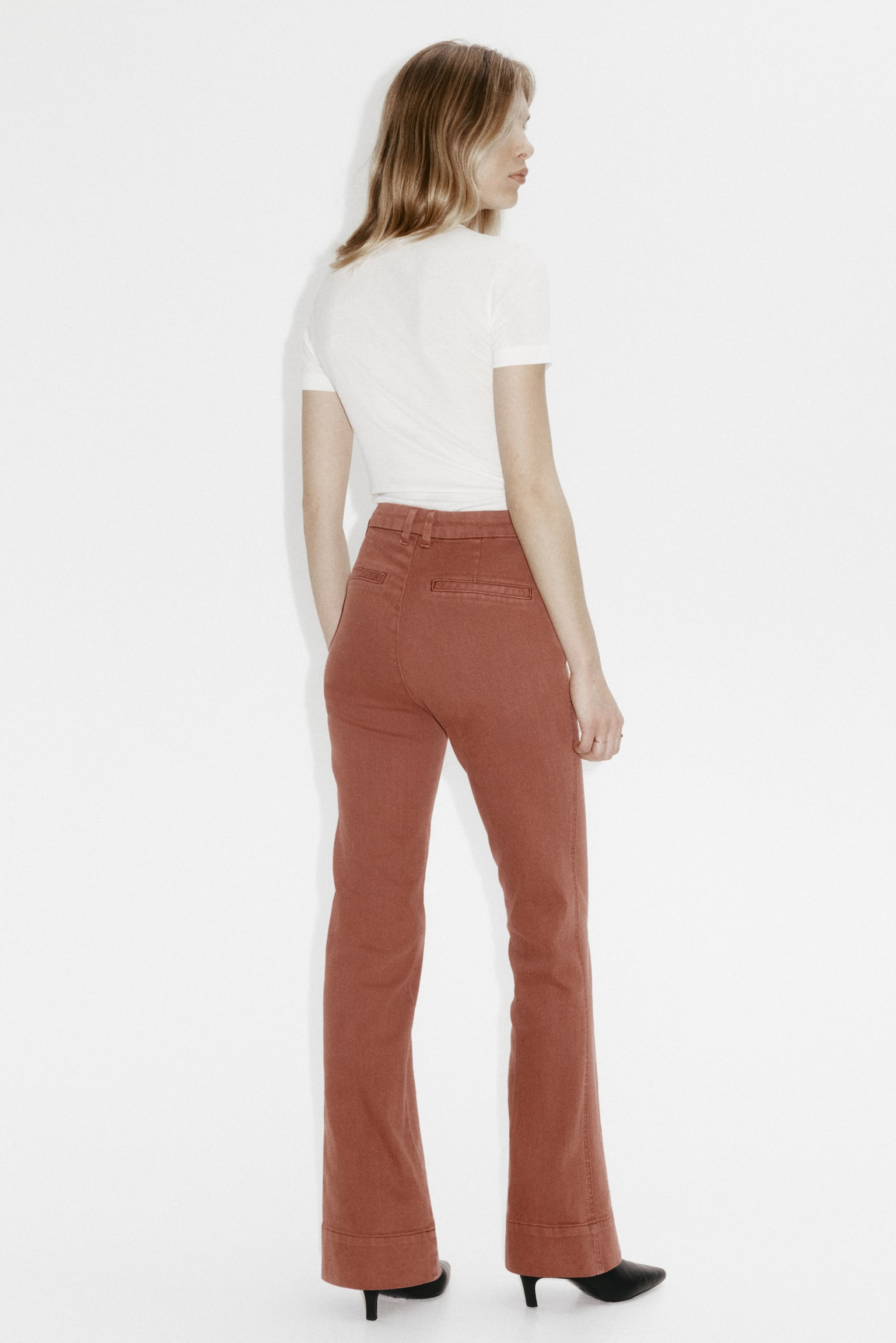 Flared High Jeans - Тъмнооранжев/Черен деним/Тъмносин деним/Светлосин/Тъмносин деним/Бял - 6