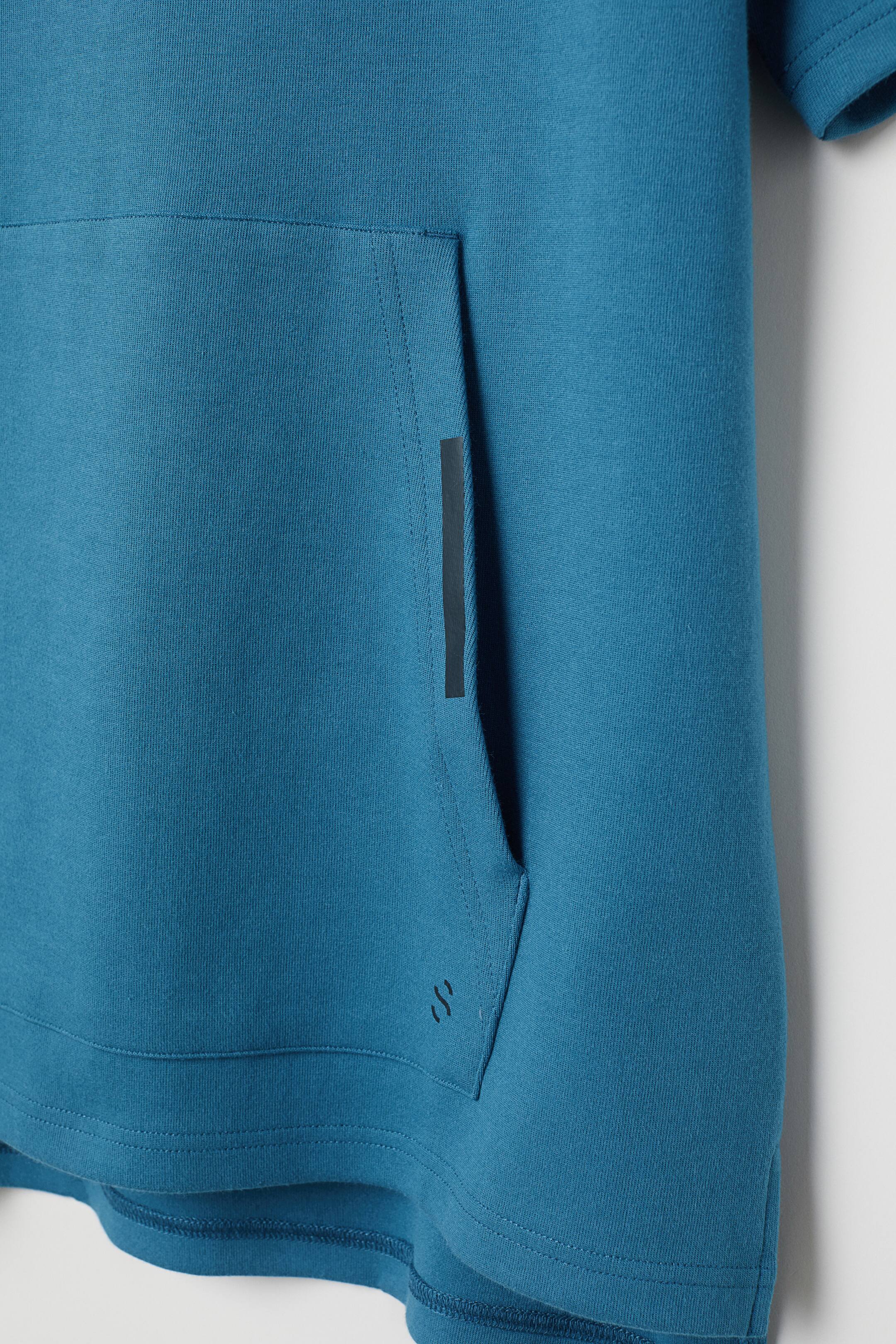 View larger image: Regular Fit Sports Shirt - Dark turquoise - Men | H&M US 2