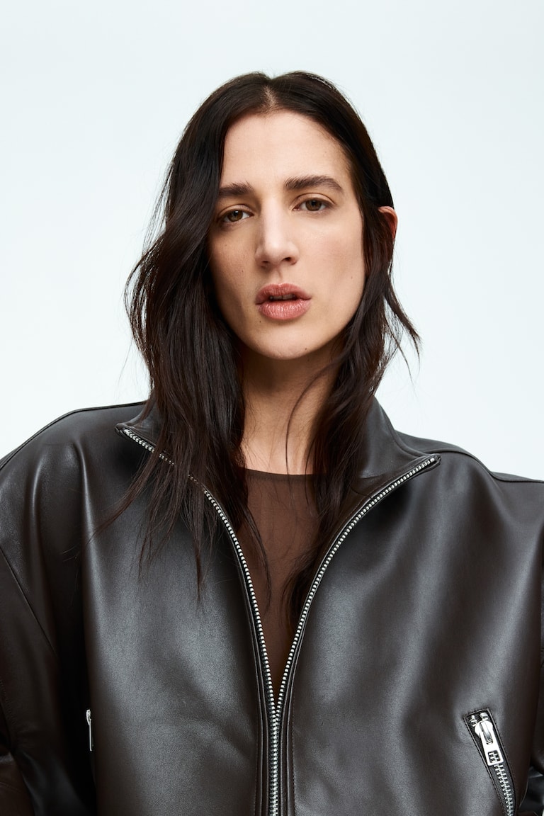 Chaqueta de piel con cuello elevado Marrón oscuro MUJER H&M ES
