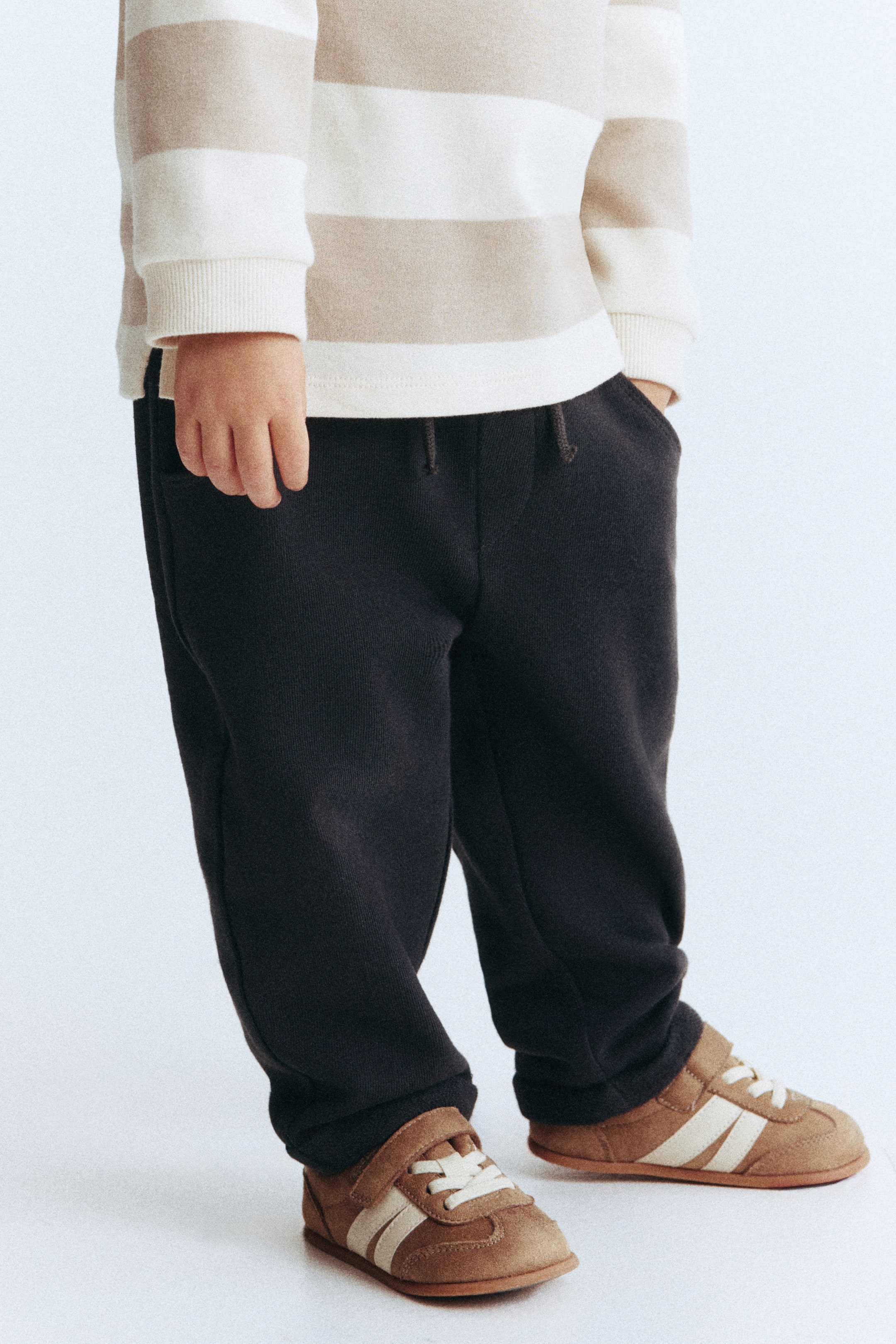 Ver imagen más grande: Joggers en tejido sudadera - Gris oscuro - NIÑOS | H&M ES 3