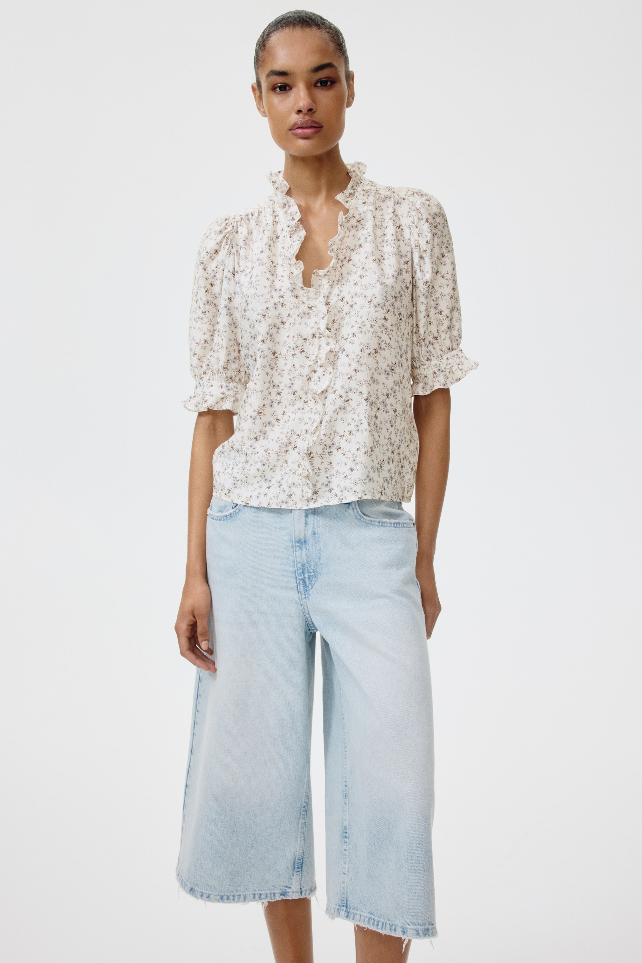Женские блузки H&M Ruffled Puff-Sleeved Blouse — фото 3