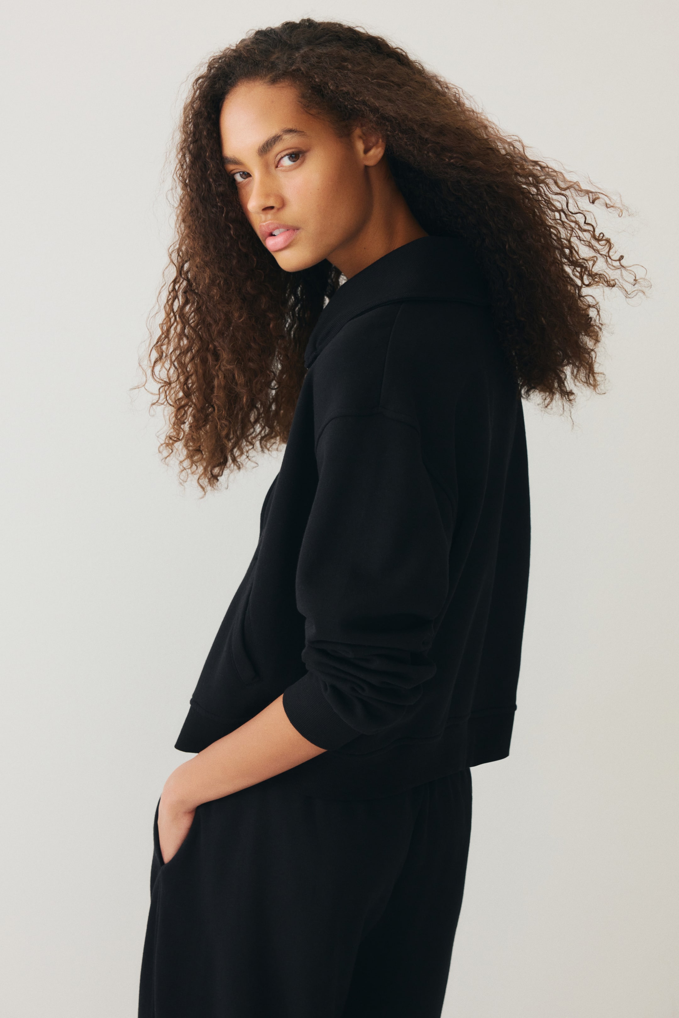 View larger image: 2-Piece Sweatsuit - Black - Ladies | H&M US 5