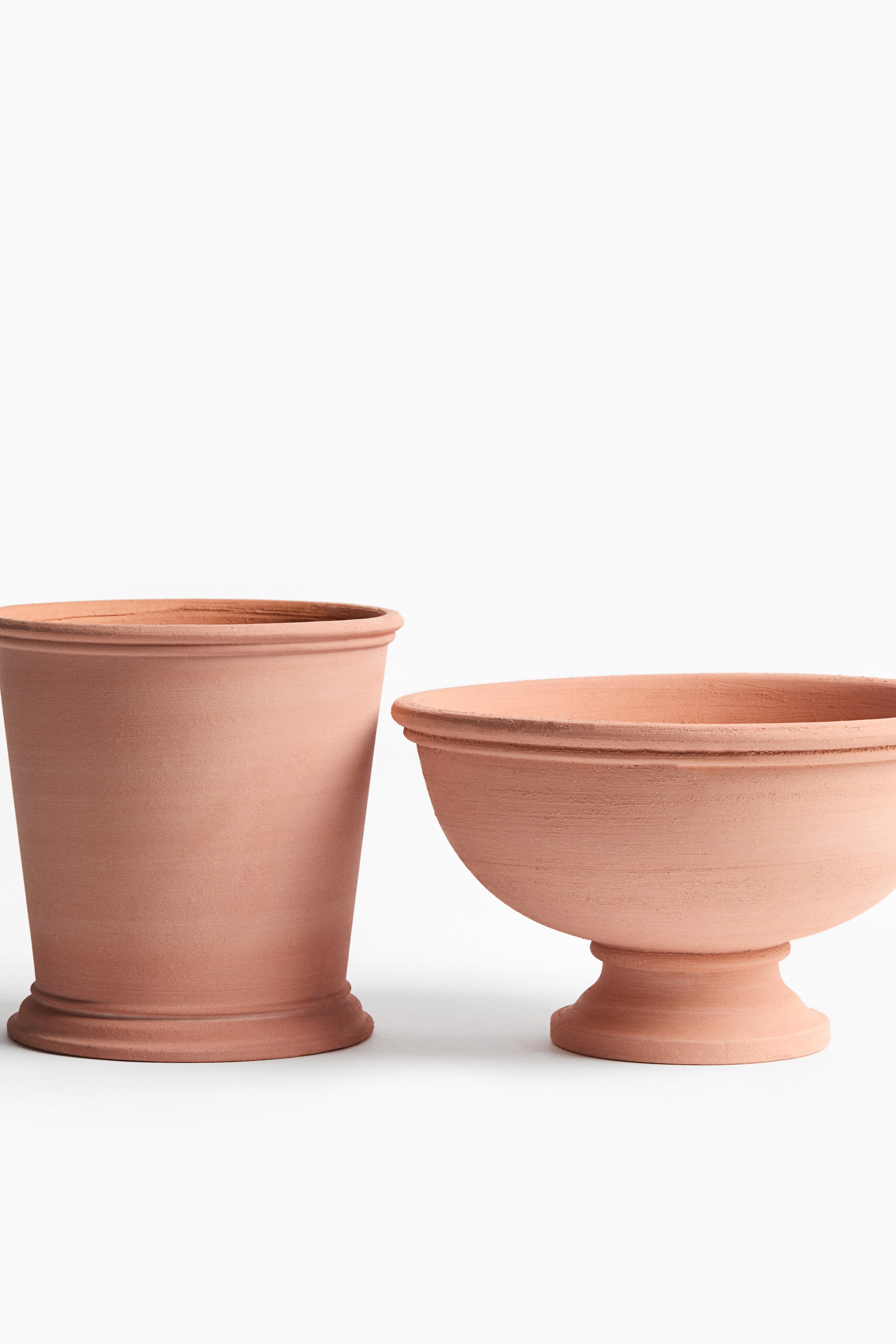 Wide footed terracotta plant pot