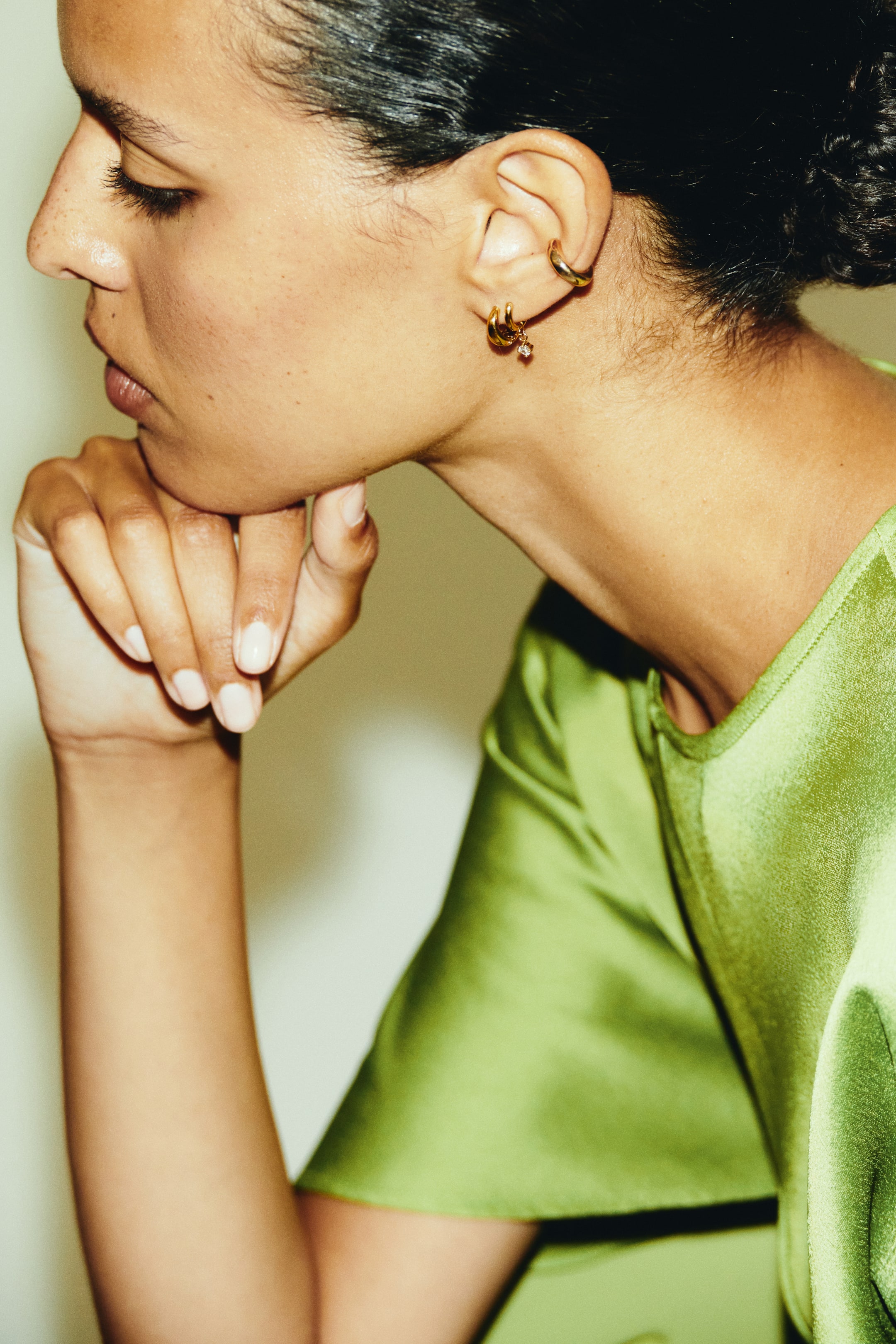 Grotere afbeelding bekijken: 2 paar waterproof oorringen - Goudkleurig - DAMES | H&M NL 1