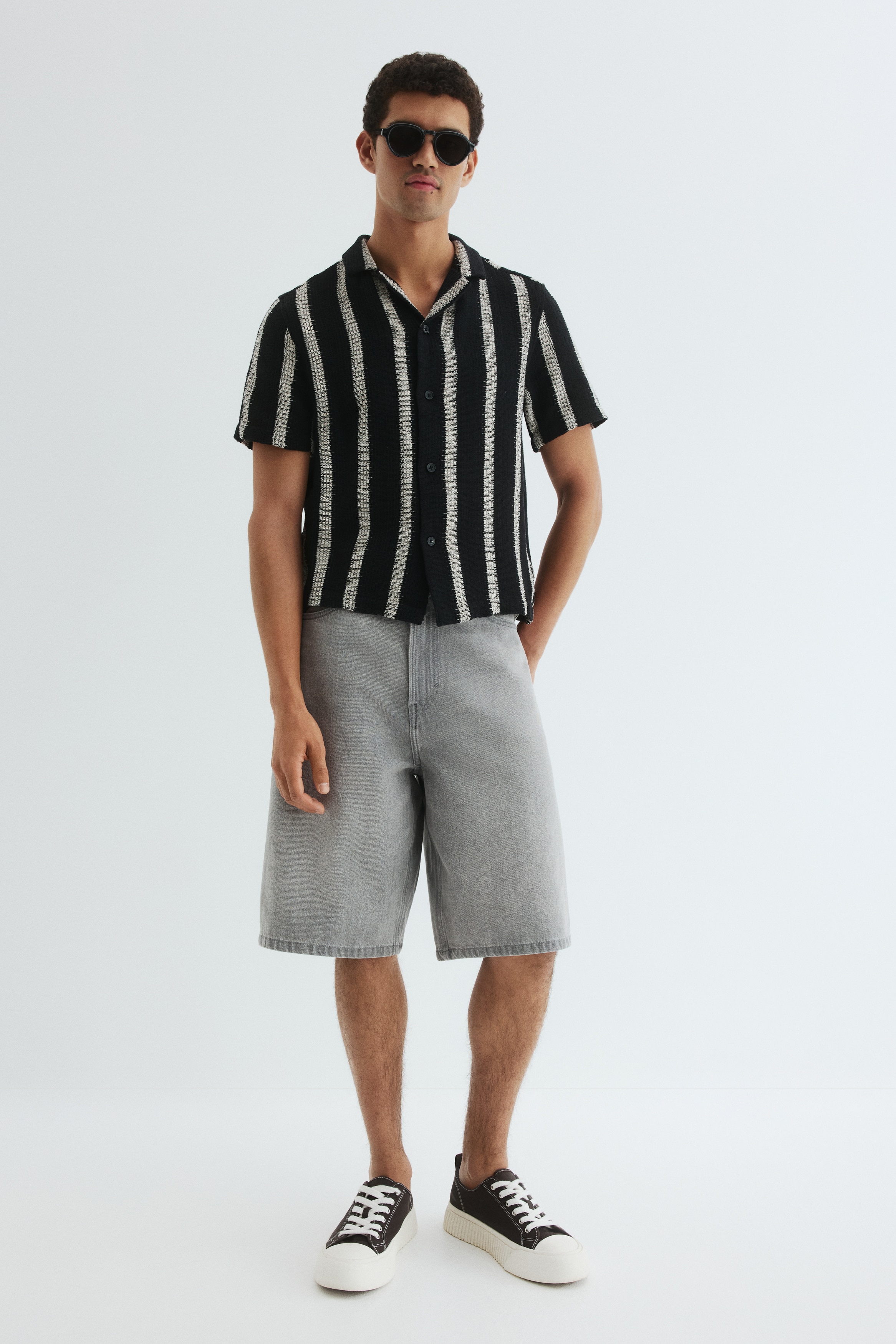 標準剪裁鉤花造型休閒襯衫 - 黑色/條紋