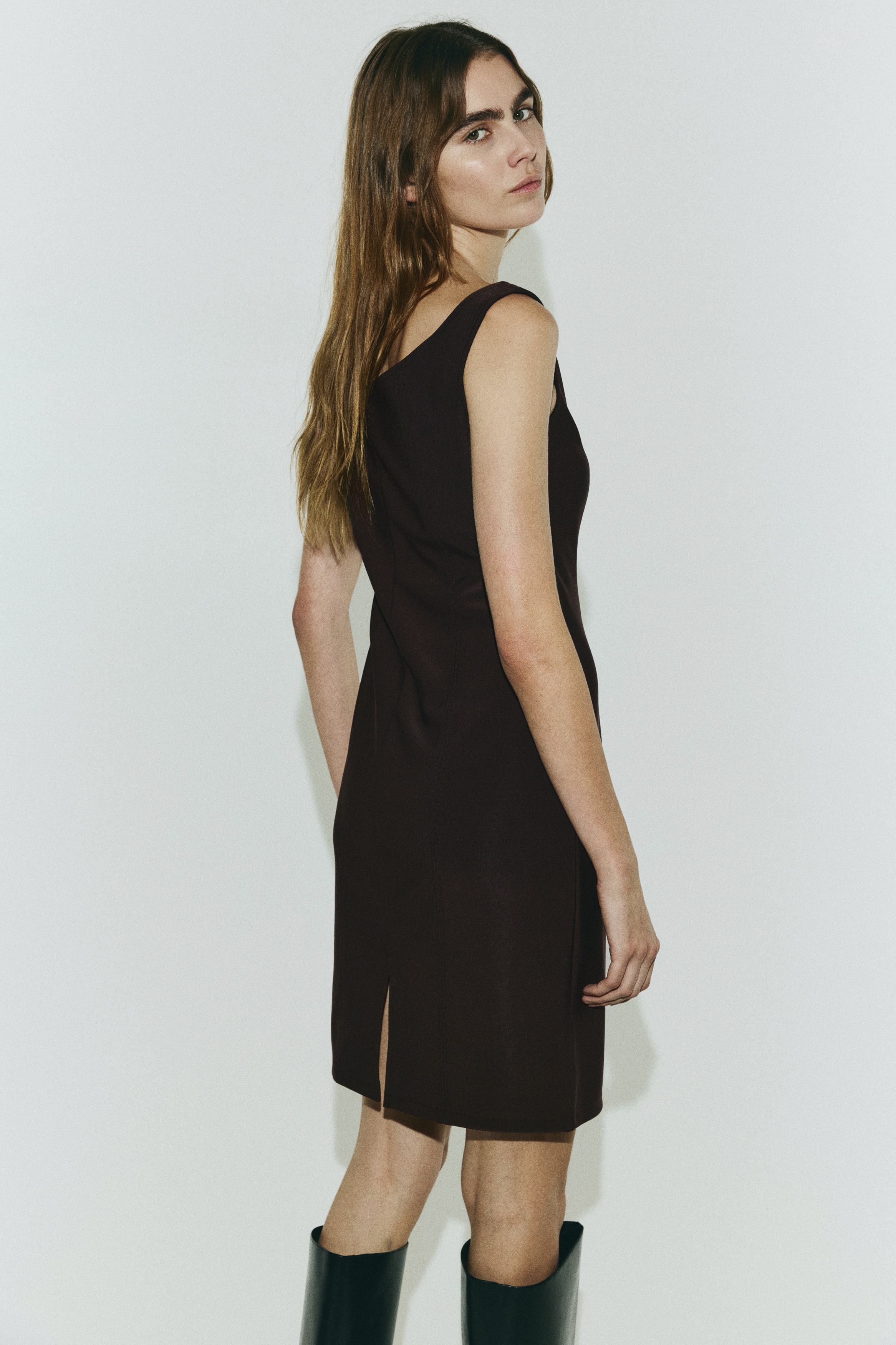 Off-the-shoulder jersey dress