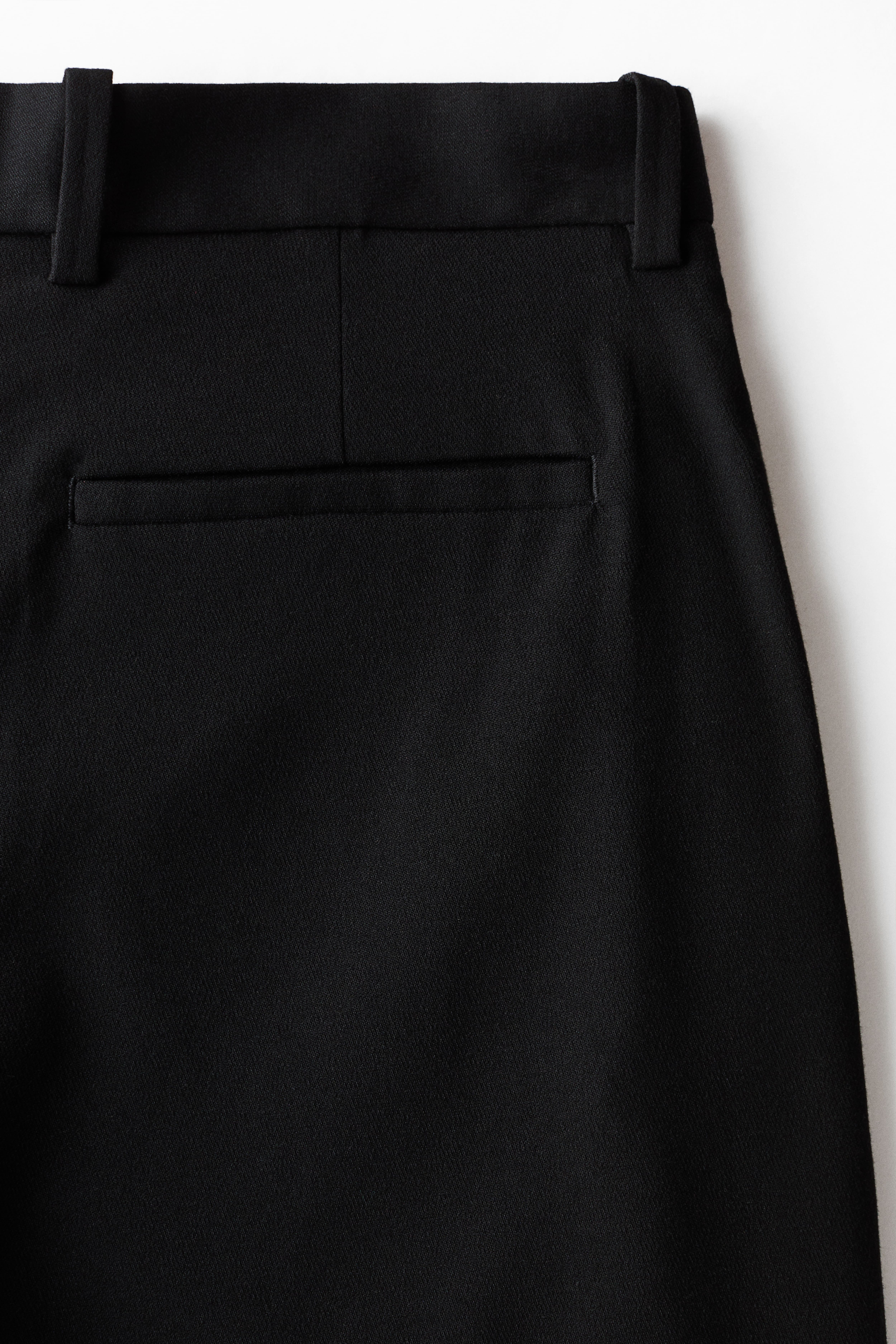 Loose-Fit Tailored Pants