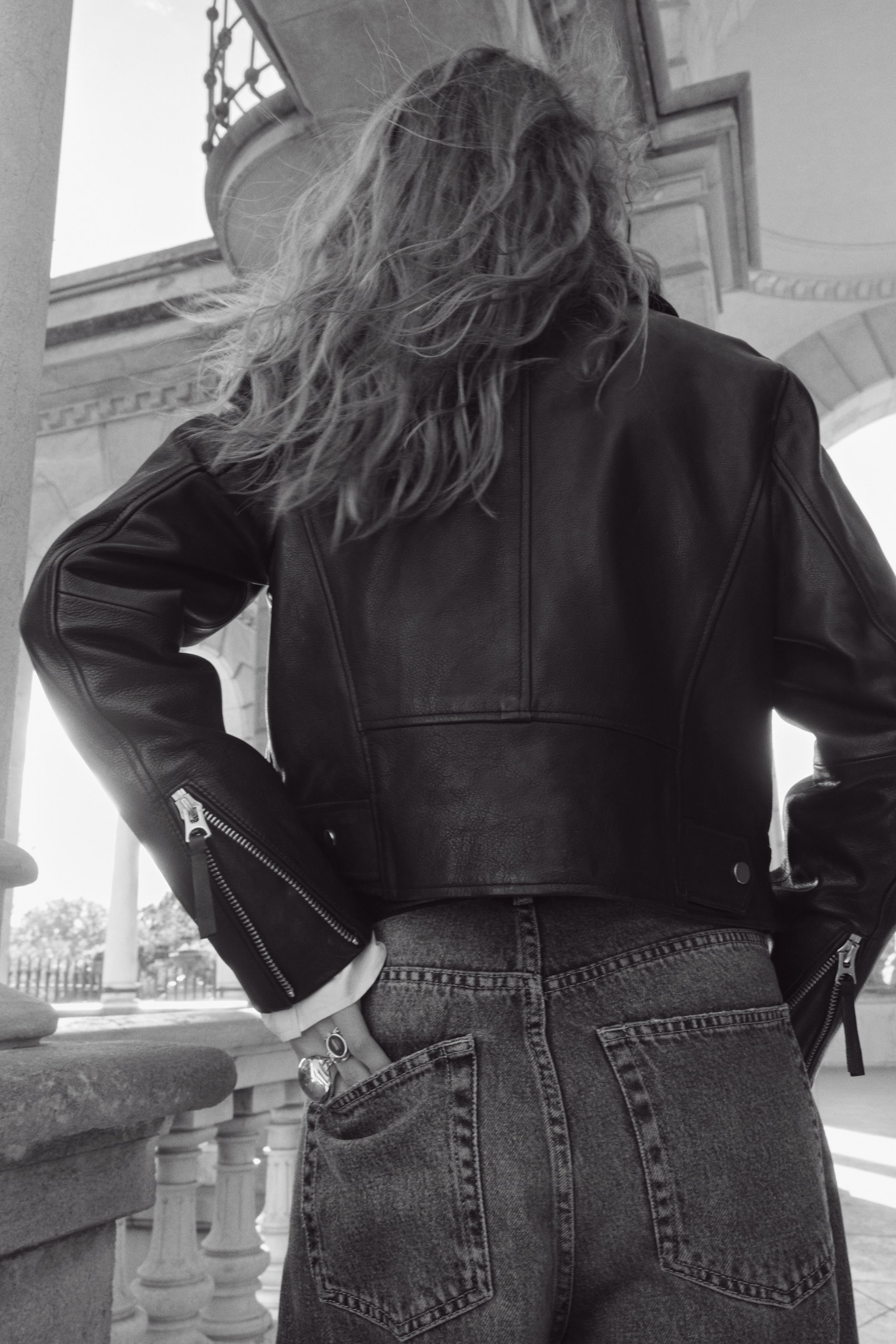 Visa större bild: Barrel High Ankle Jeans - Denimblå - DAM | H&M SE 4