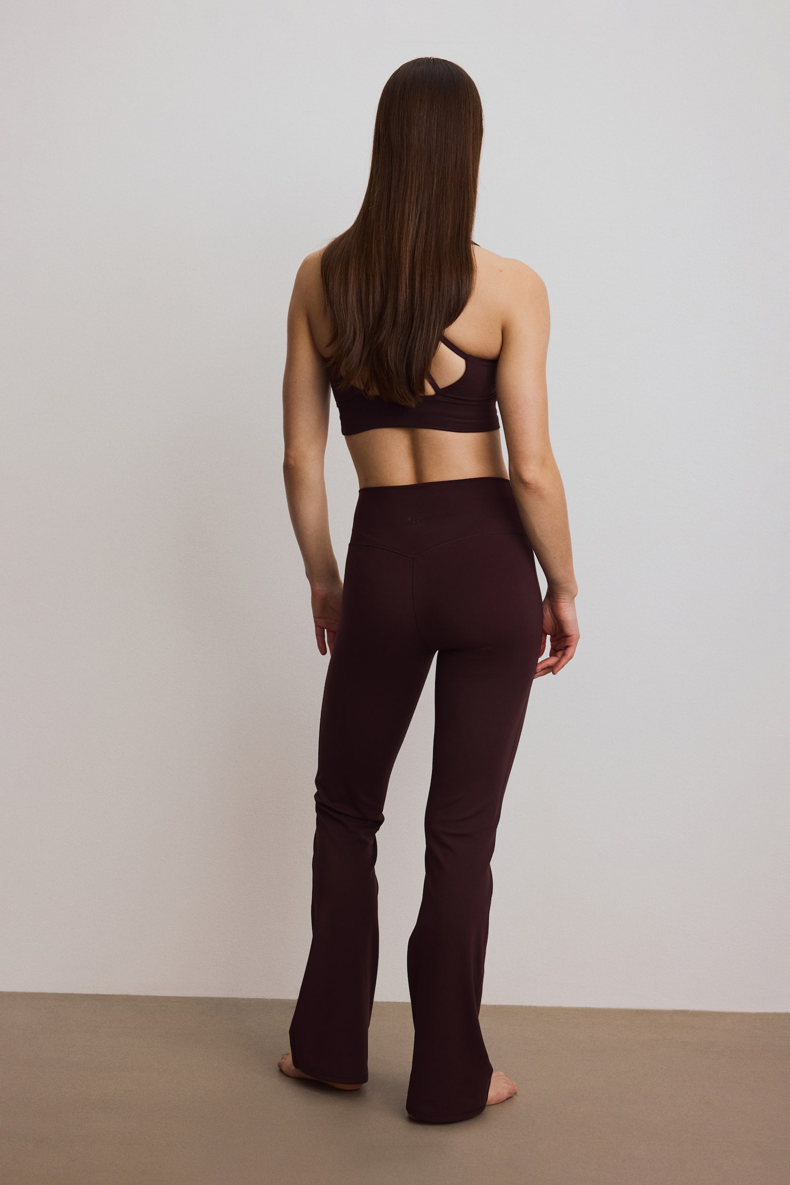 Legging de sport évasé SoftMove™ - Prune chocolat/Rose/Taupe clair/Jaune pannacotta/Rose tendre/Blanc/Gris foncé - 6