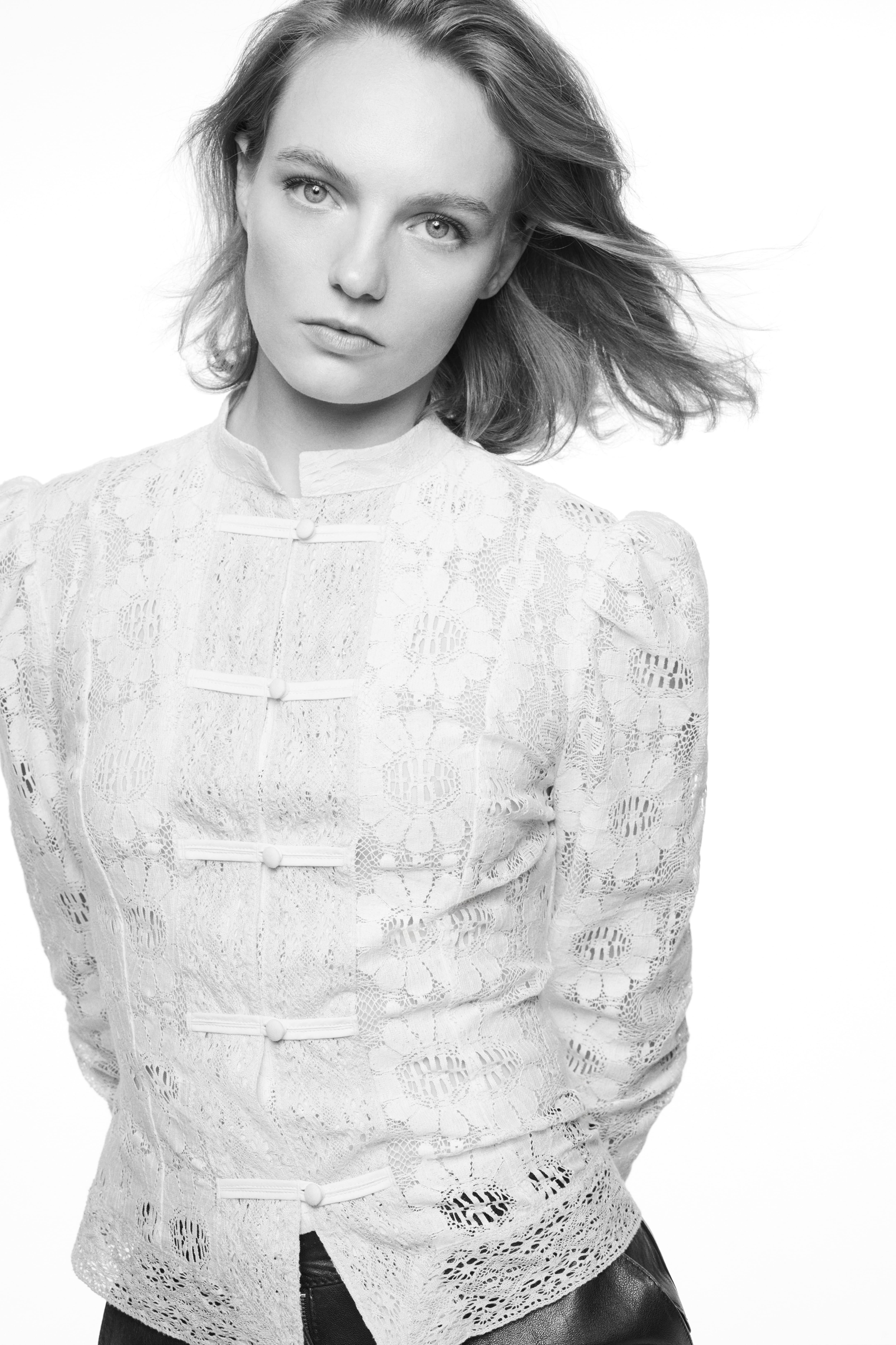 Knot-Button Lace Blouse