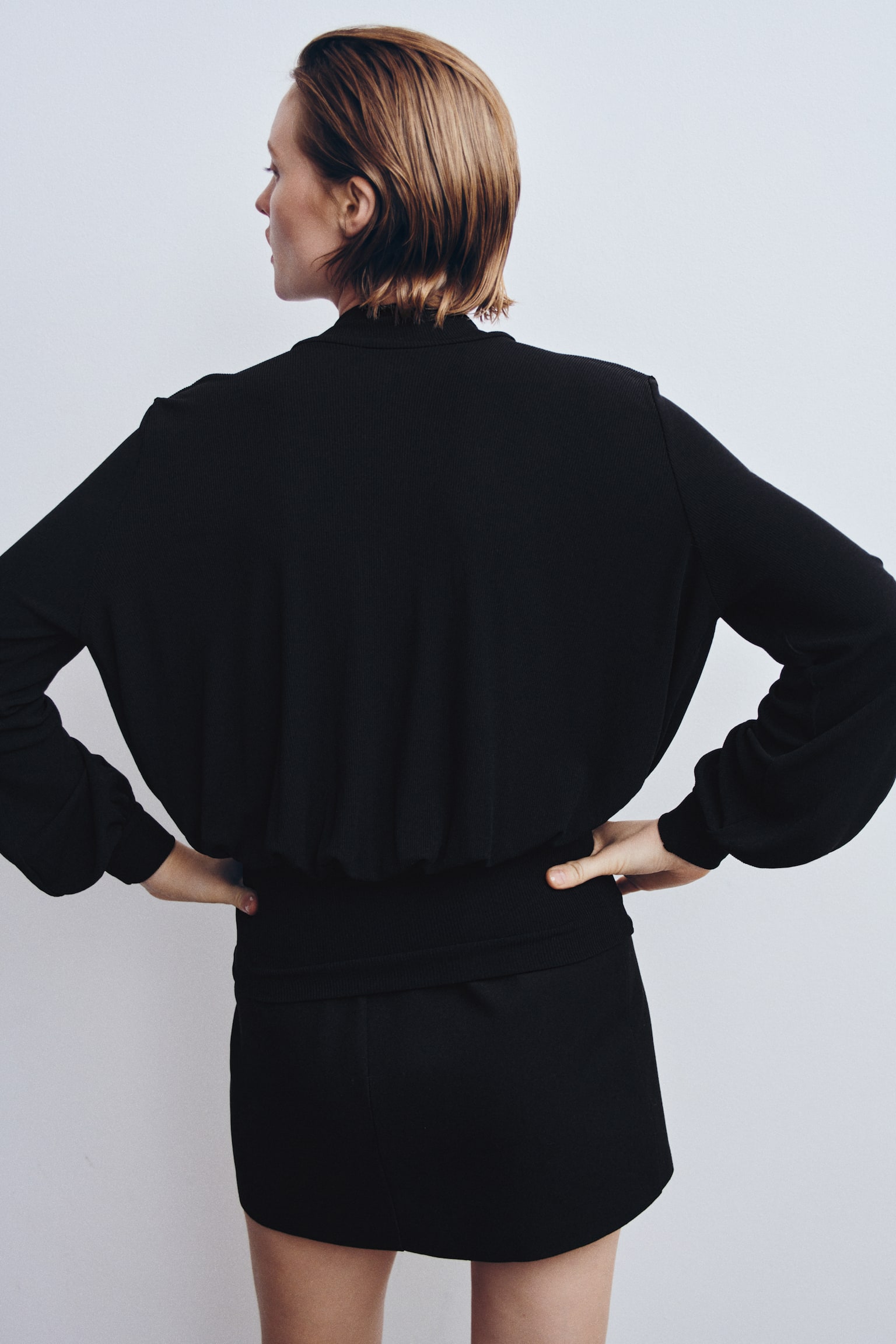 Женский топ H&M Ribbed Balloon-Sleeved, цвет: Чёрный — фото 4