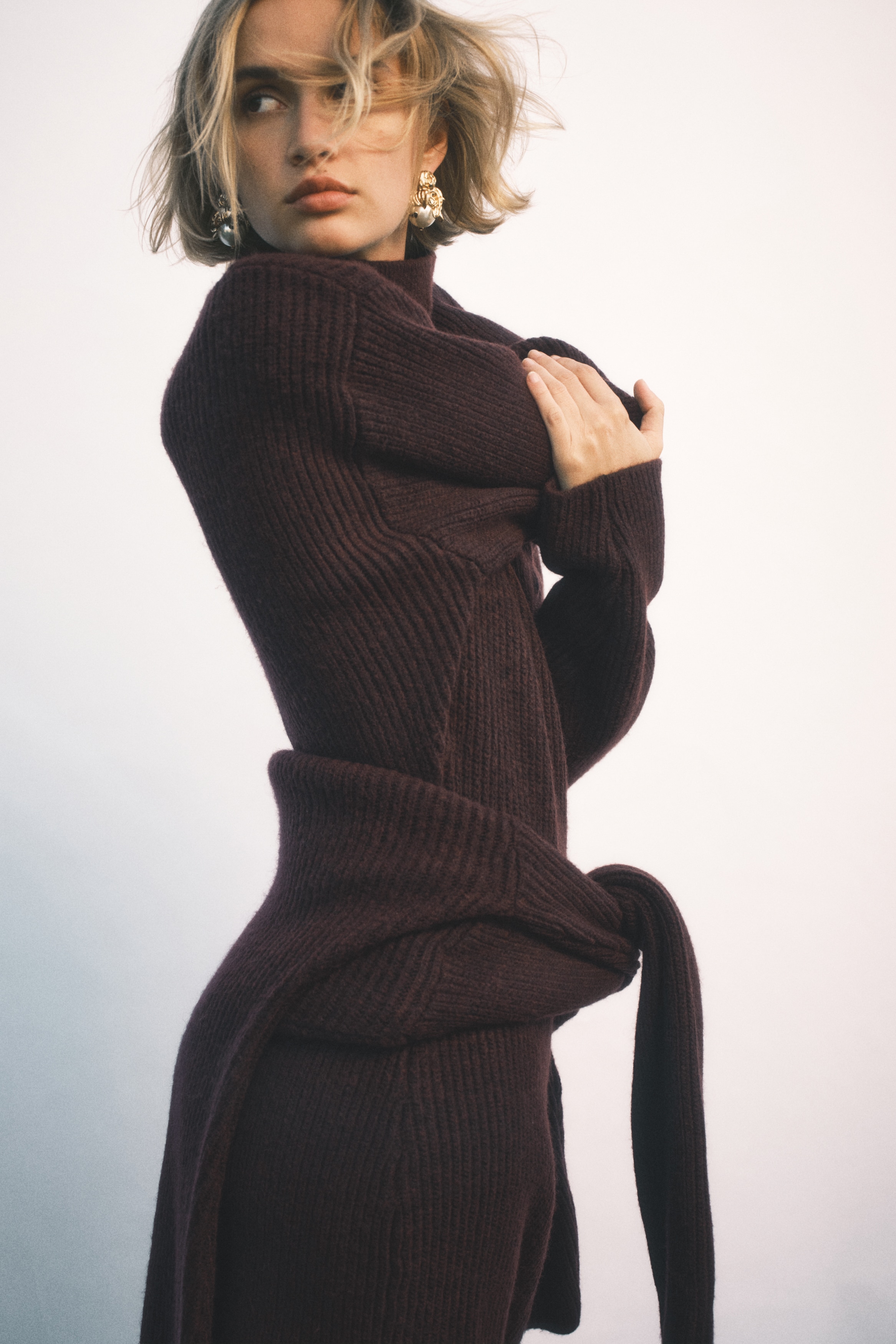 H & M - ショルダーパッド リブニットワンピース - レッド H & M - ショルダーパッド リブニットワンピース - レッド