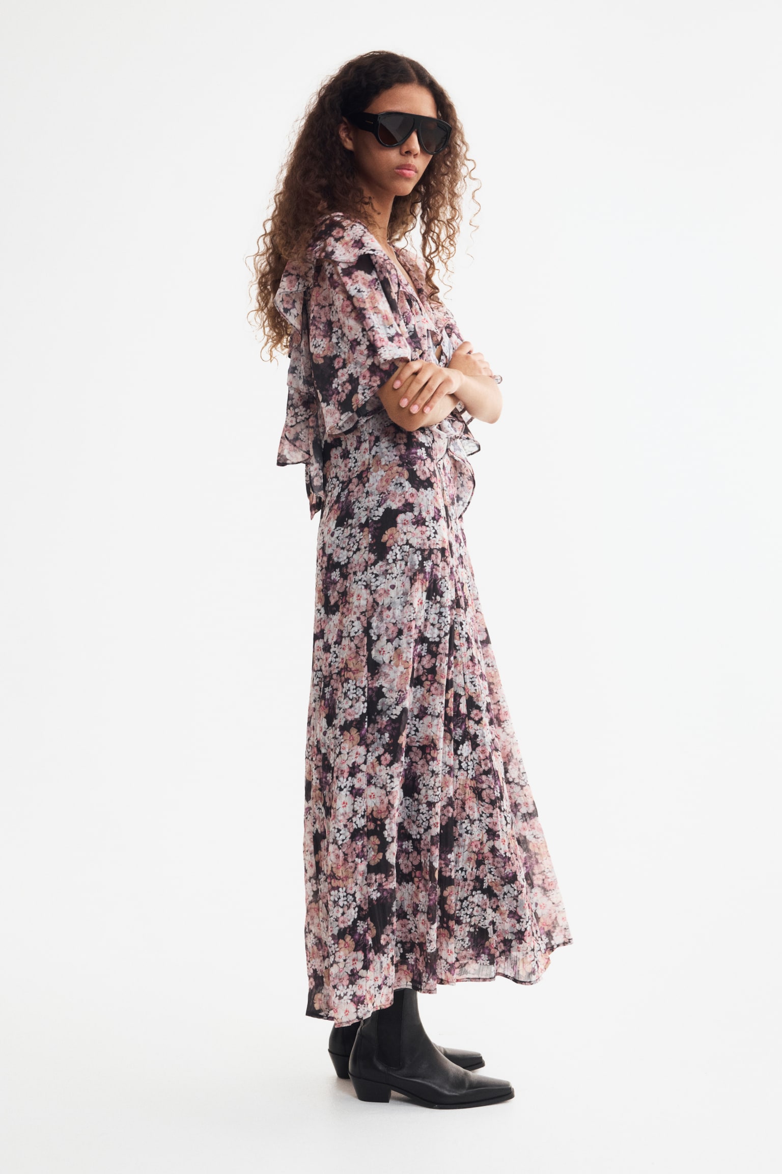Женское платье H&M Flounced Plissé Dress, цвет: Чёрный / С принтом — фото 4