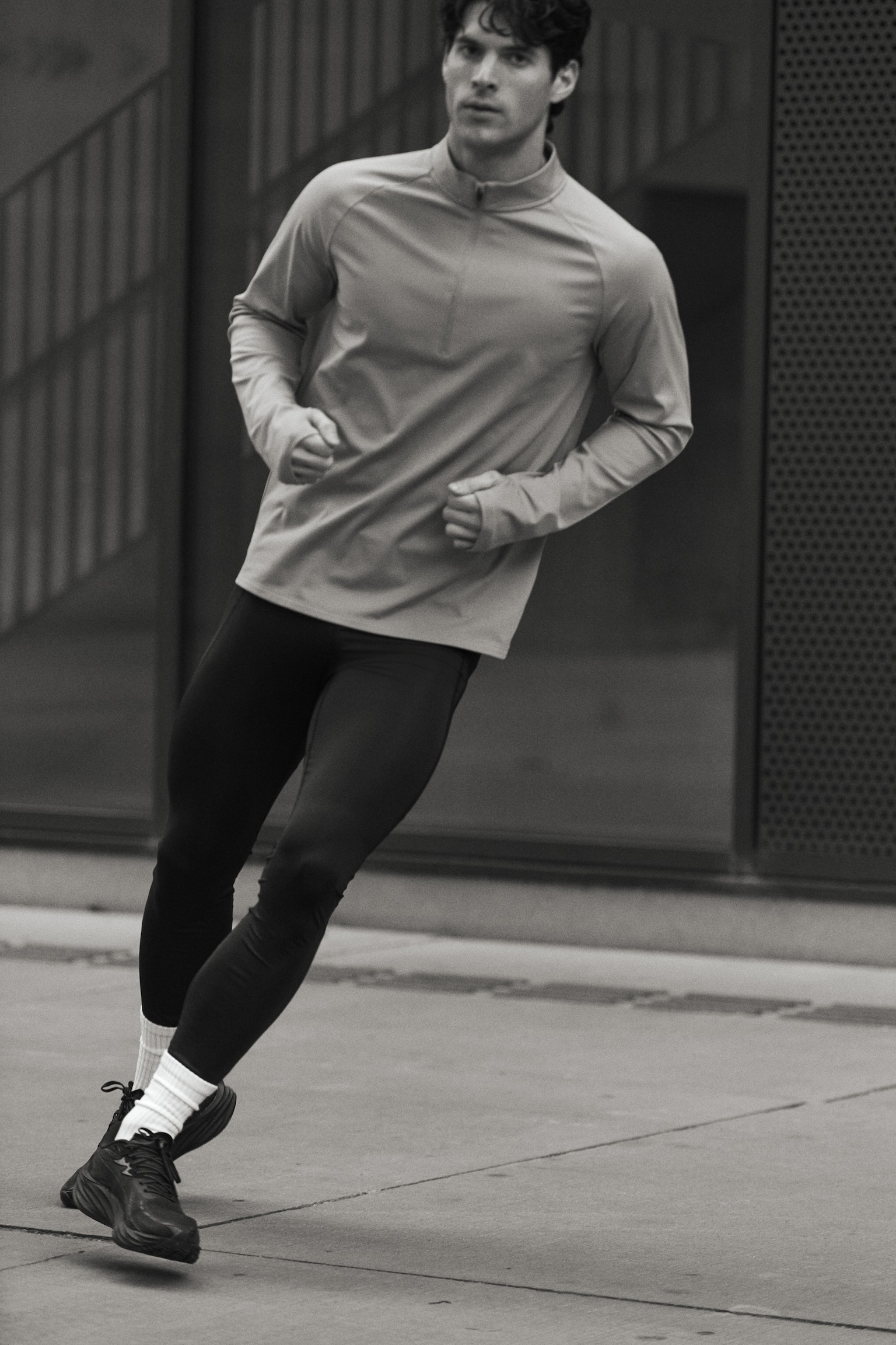 Pocket-detail running tights with DryMove™ - Black - 1