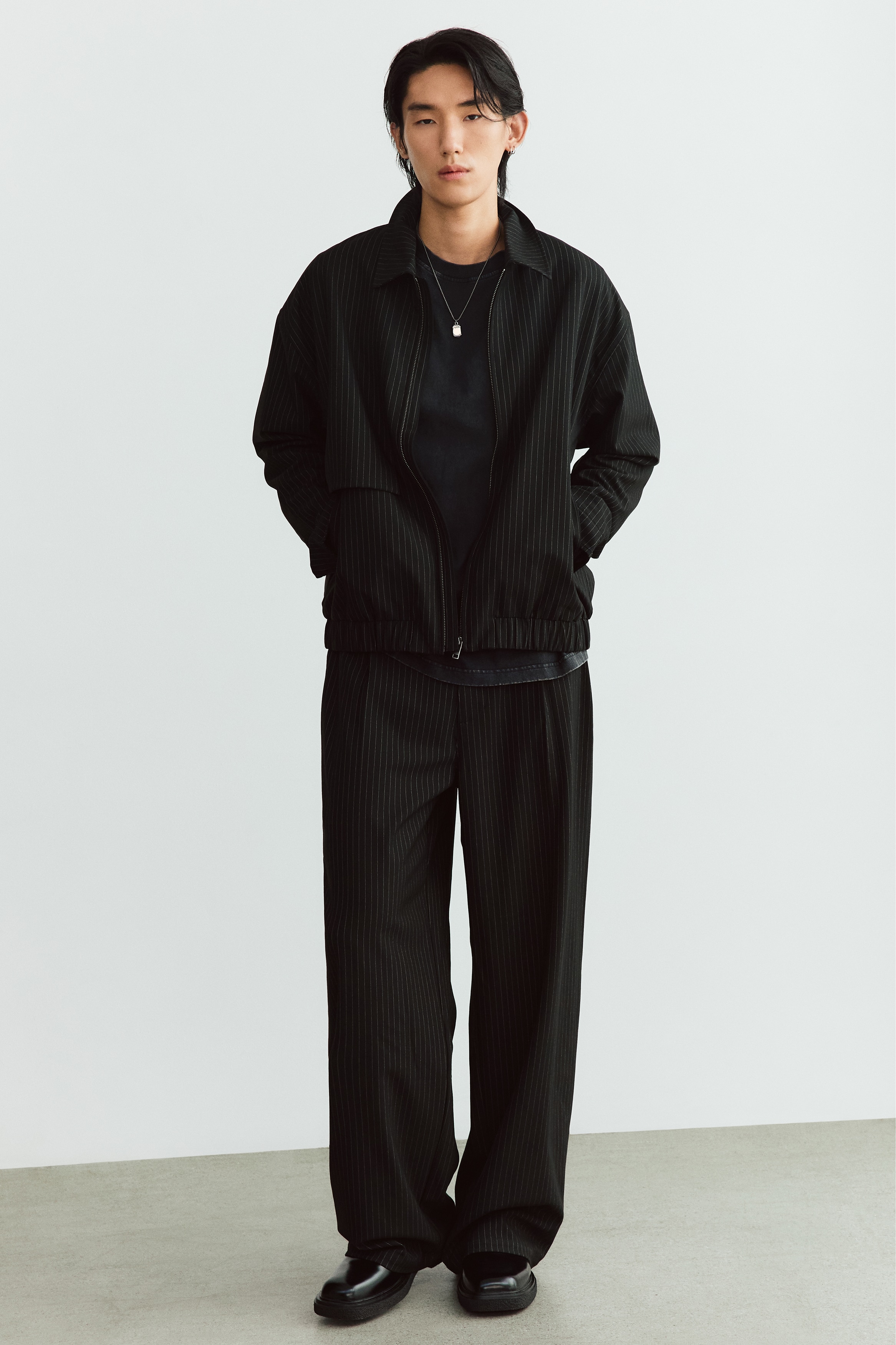 Loose-Fit Wide-Leg Pants - Black/pinstriped