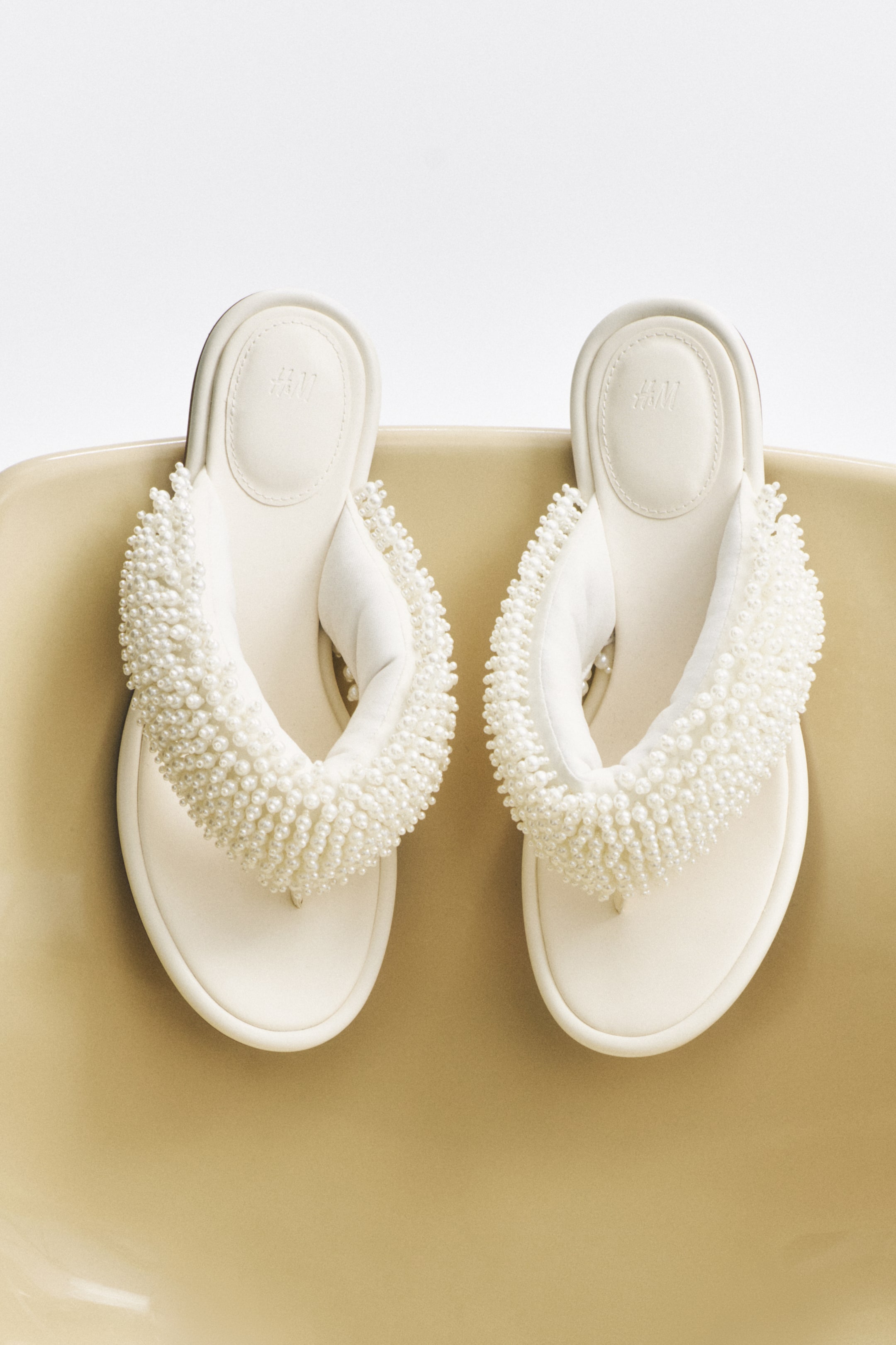Sandales à talon avec perles de fantaisie