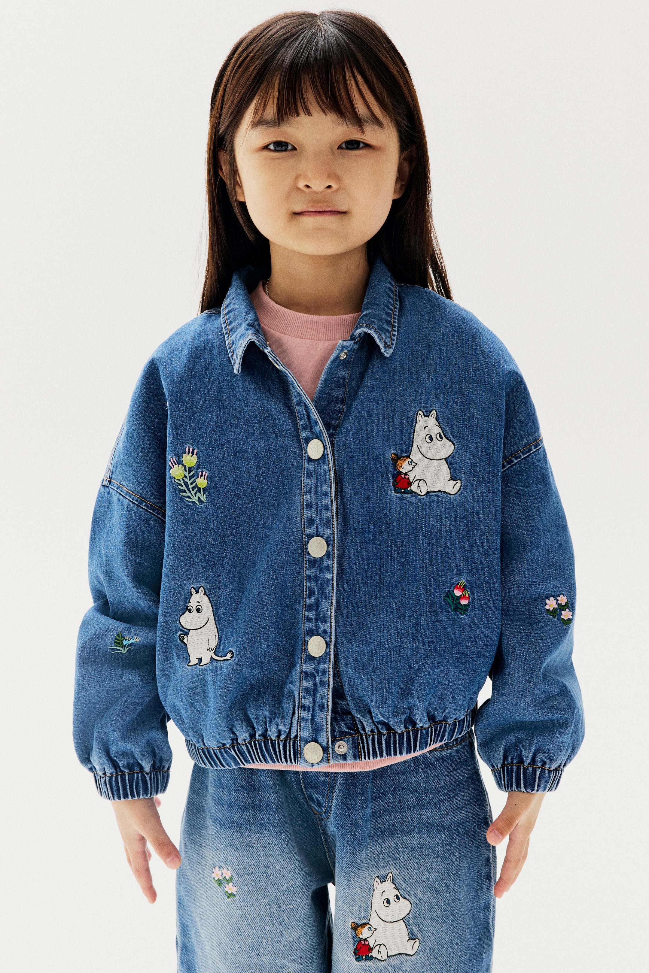 View larger image: Embroidery-detail denim jacket - Denim blue/Moomin - Kids | H&M 1