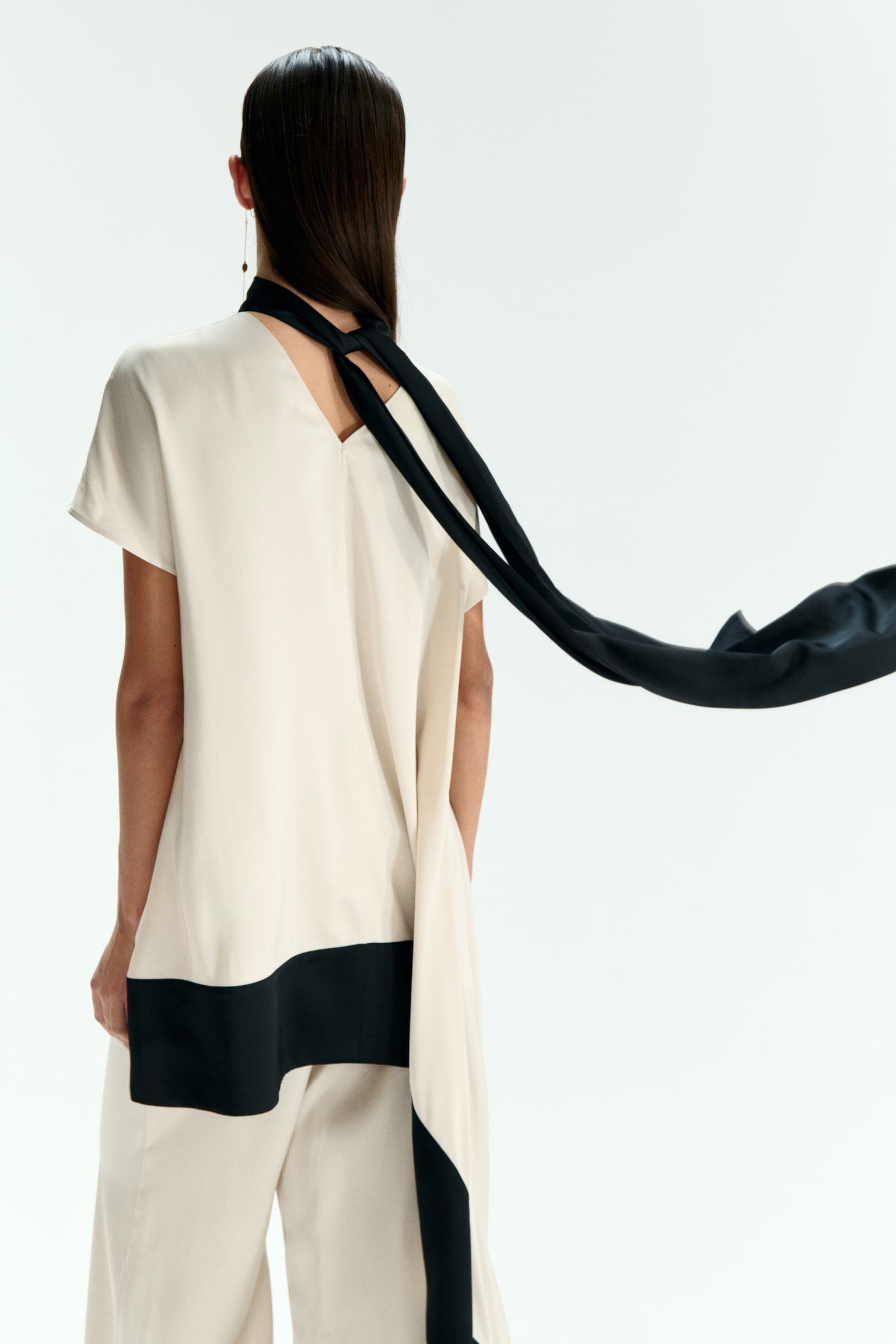 Asymmetric top - Cream/Black - 3