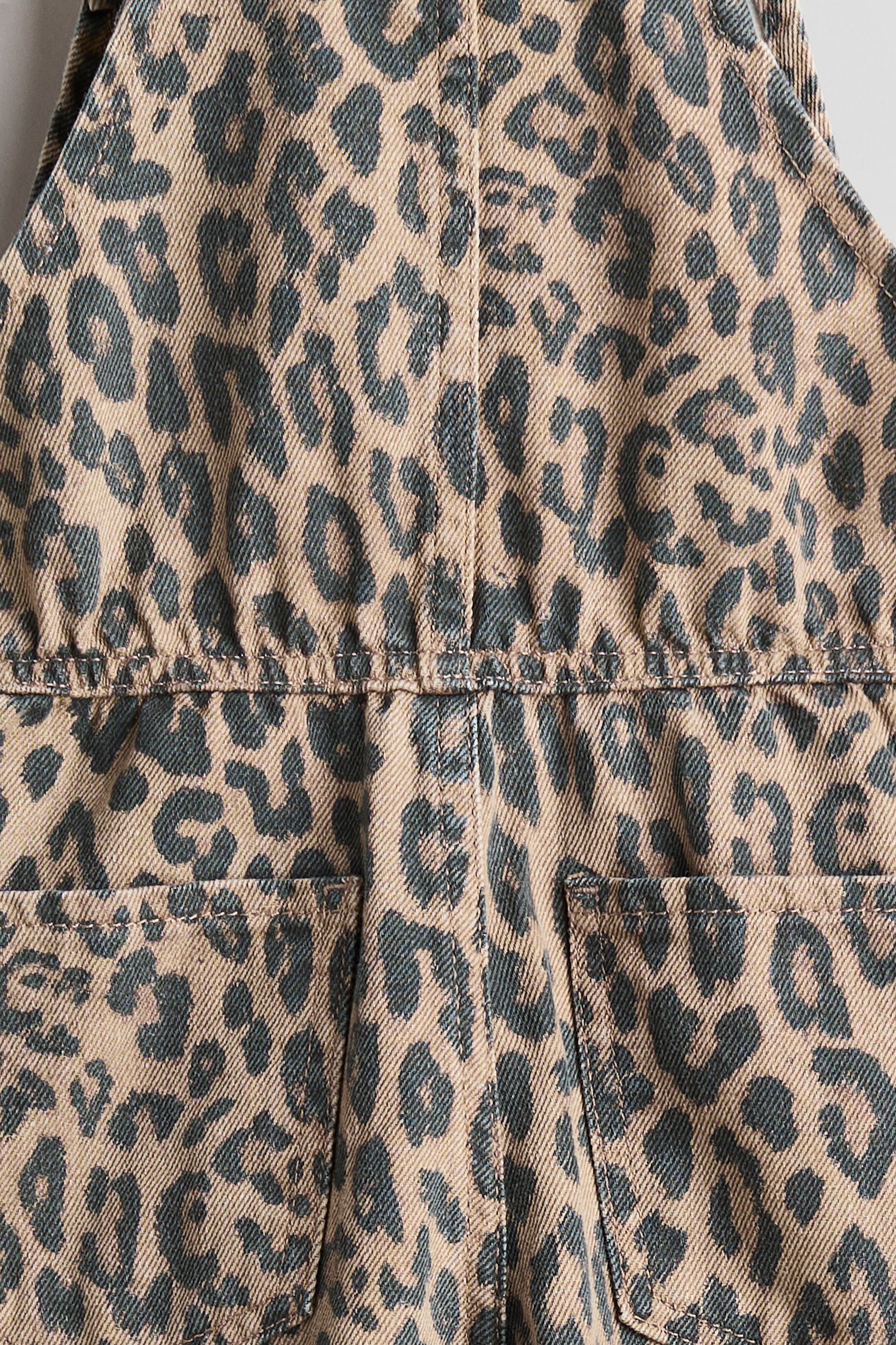 Детские джинсы H&M Patterned denim dungarees — фото 2