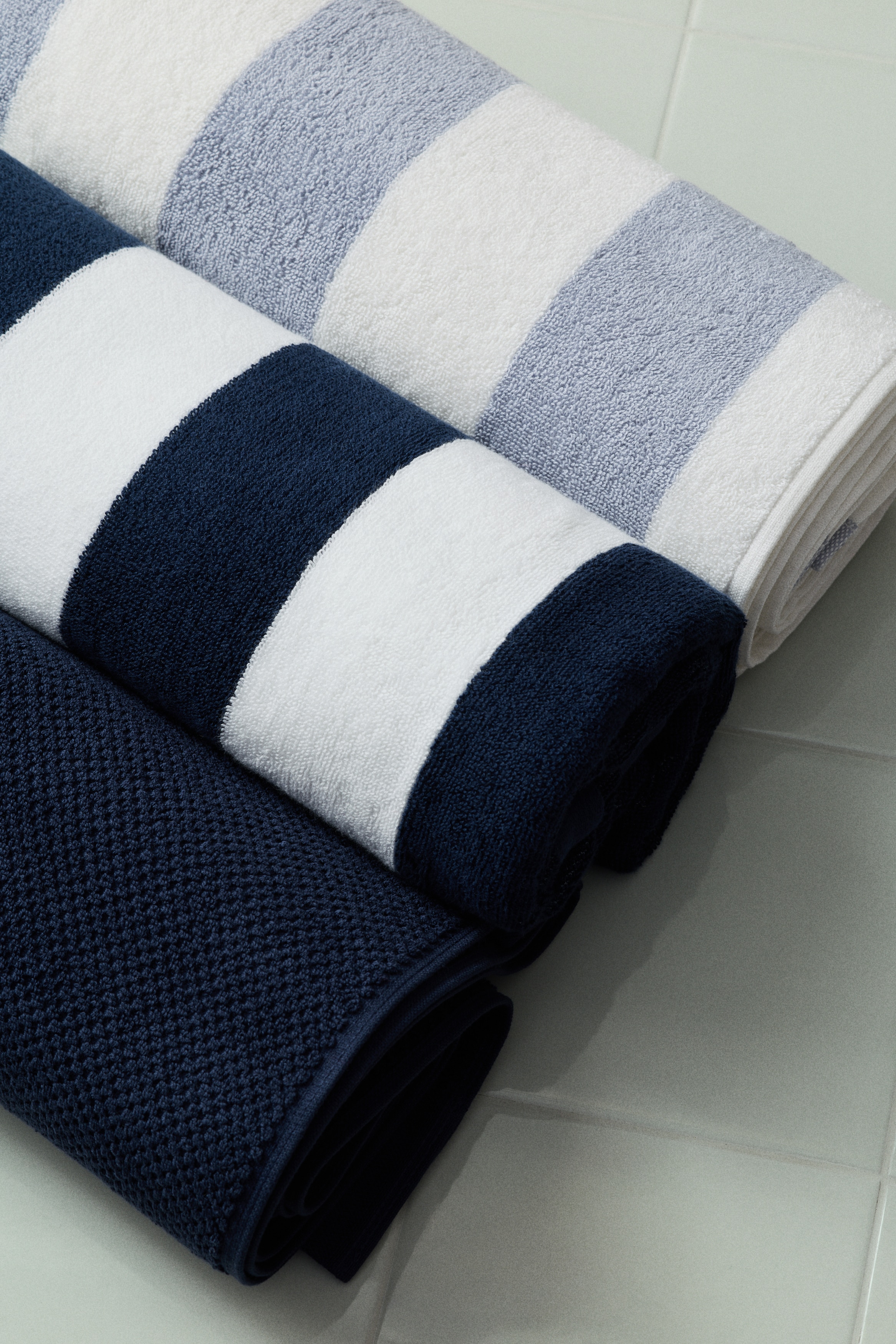 Bath towel - Light dusty blue/Striped/Dark brown/Striped/Black/Striped/Dark green/White striped/Brown/Striped/Sage green/Striped/Sage/Striped/Sage green/White striped/Beige/Striped/Grey/Striped