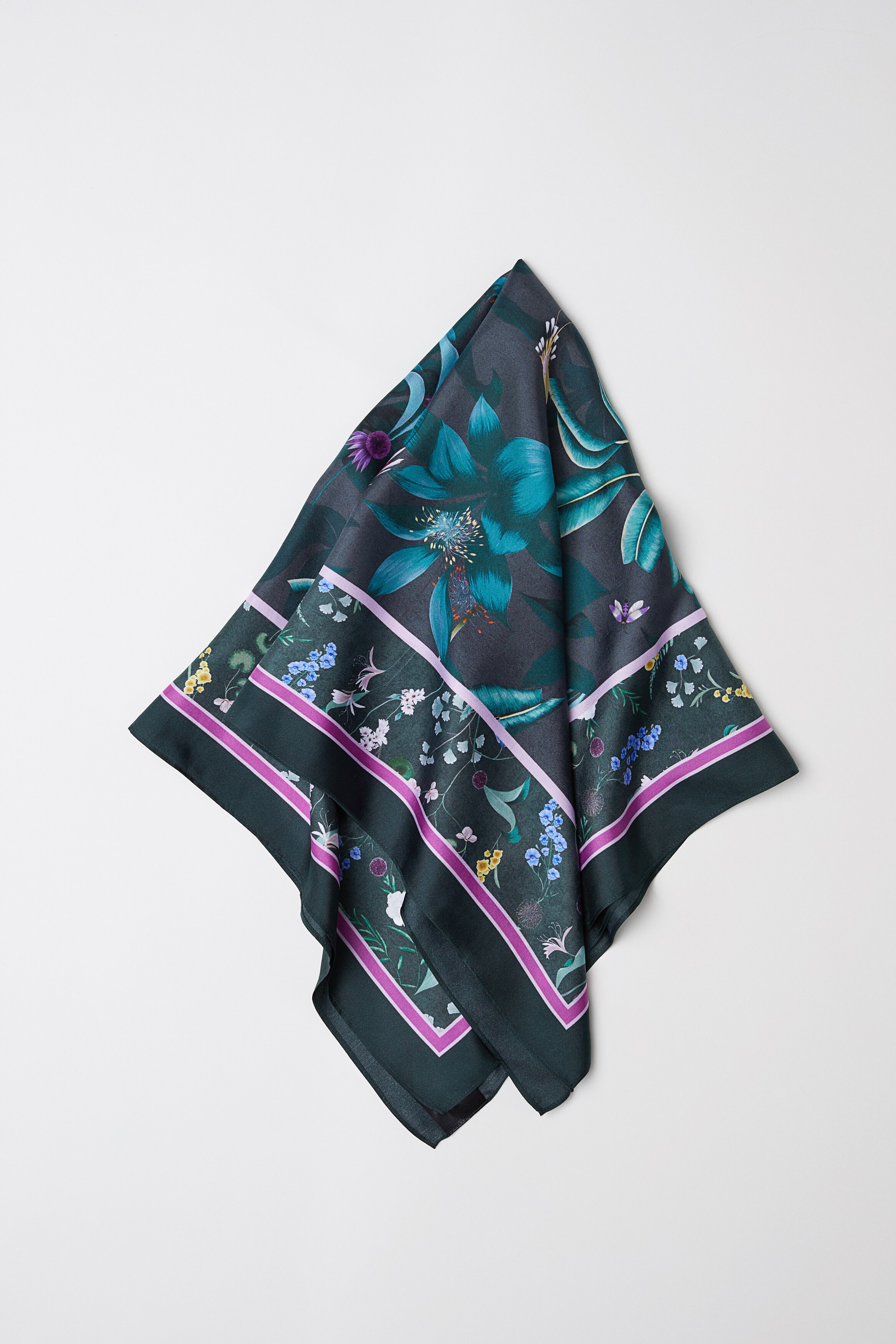 グレンマーティンス シルクネックスカーフ ショッパー付き グレン