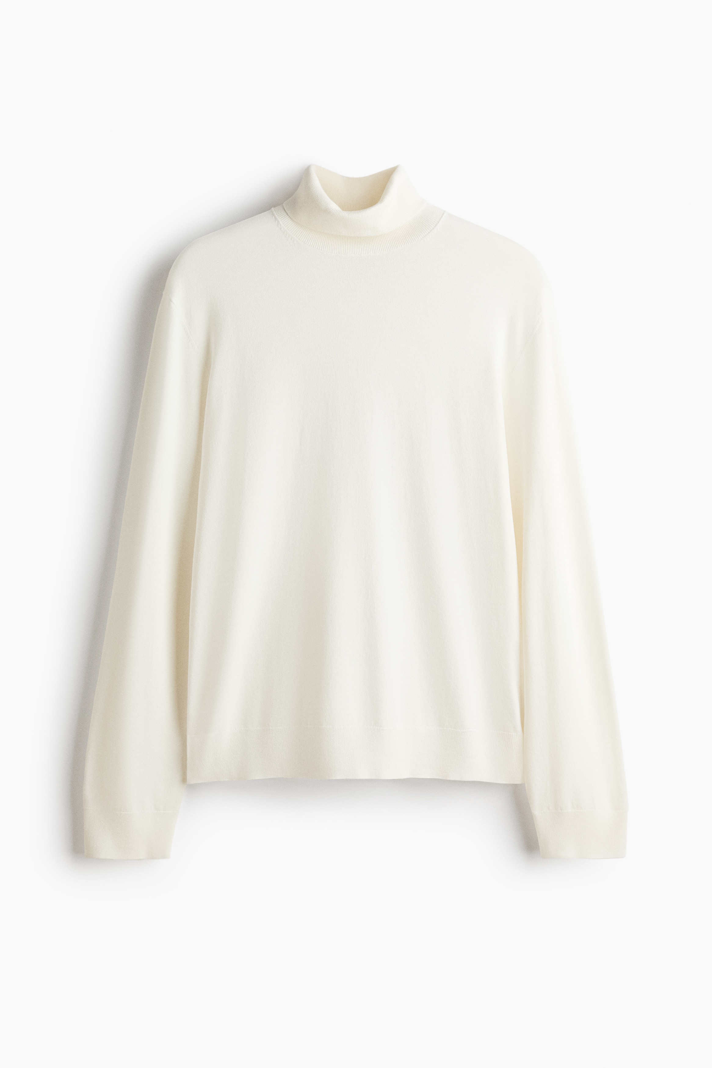 Regular Fit Fine-knit polo-neck jumperModel