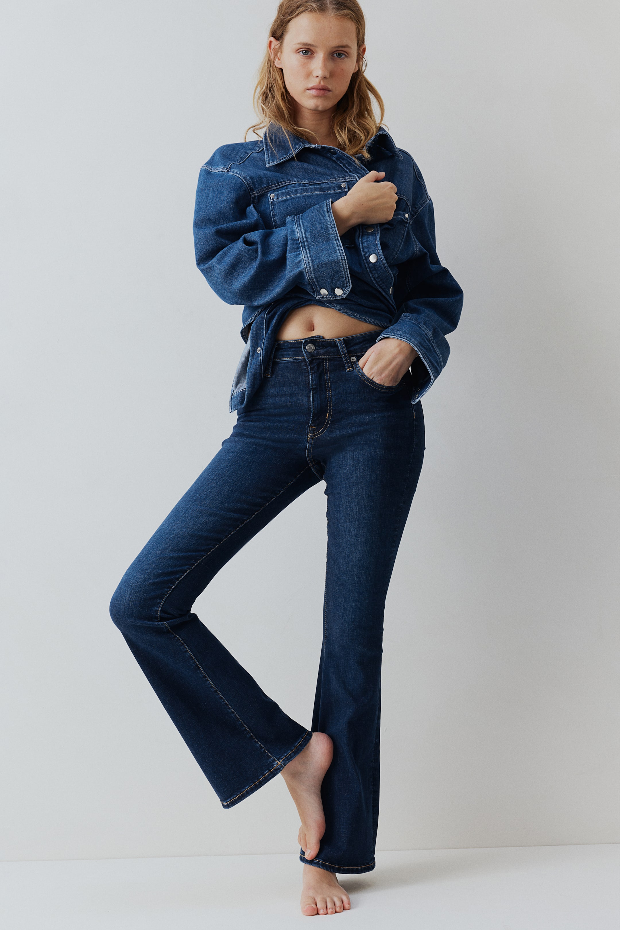 Flared Ultra High Jeans - Denim blue - Ladies | H&M GB 2