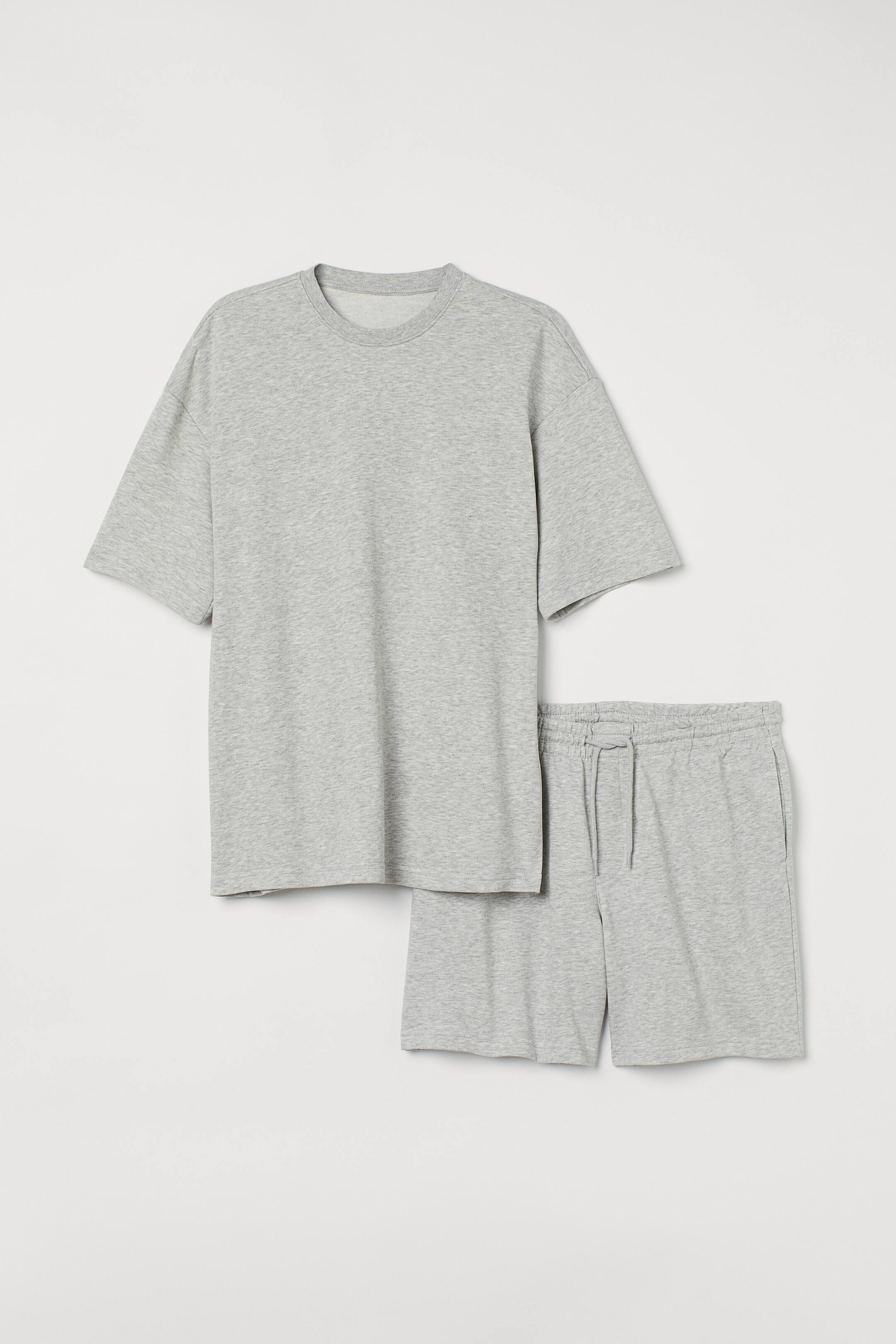Pyjama T-shirt and shorts