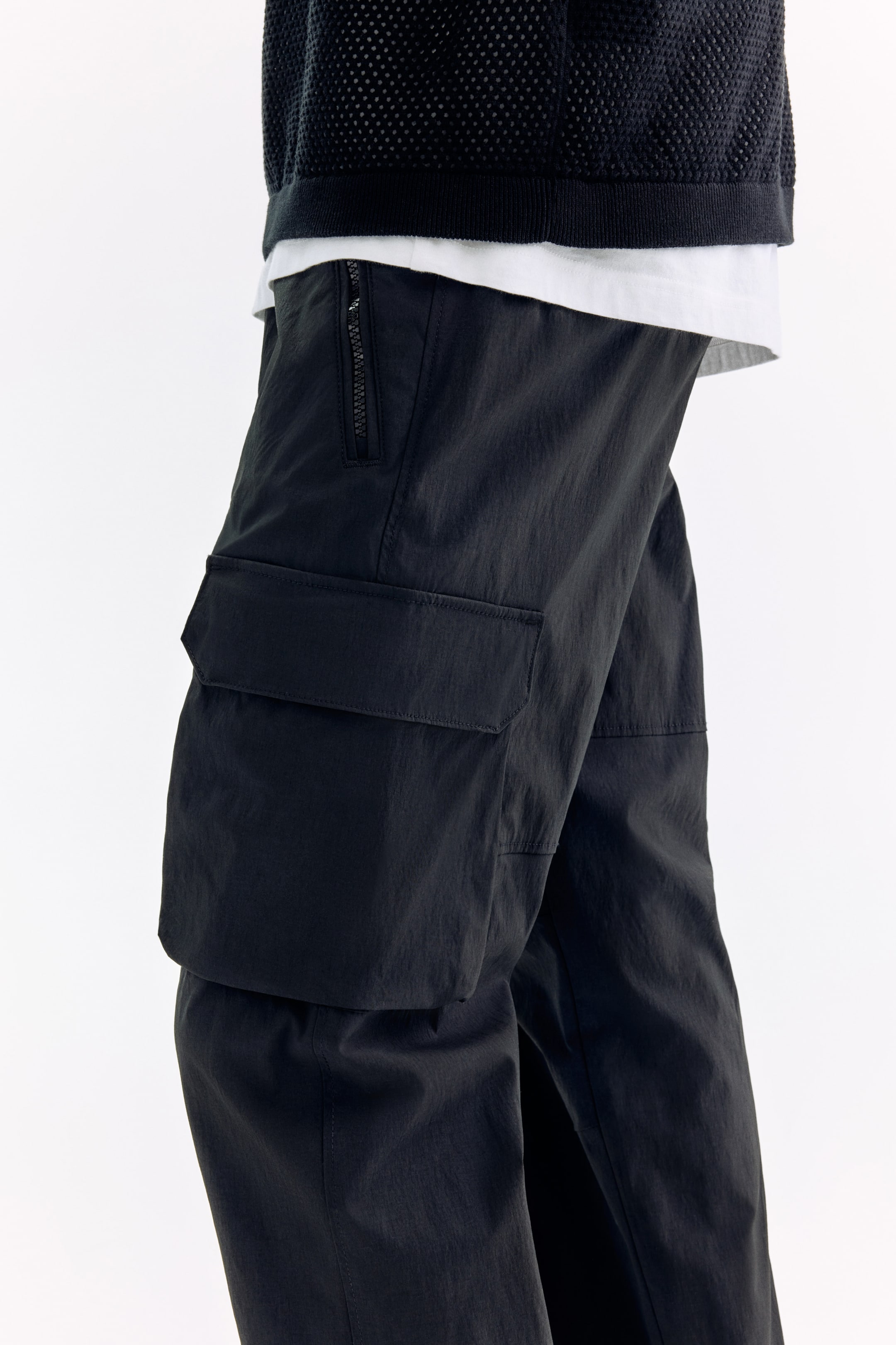 Мужские брюки H&M Regular Fit Nylon cargo trousers — фото 5