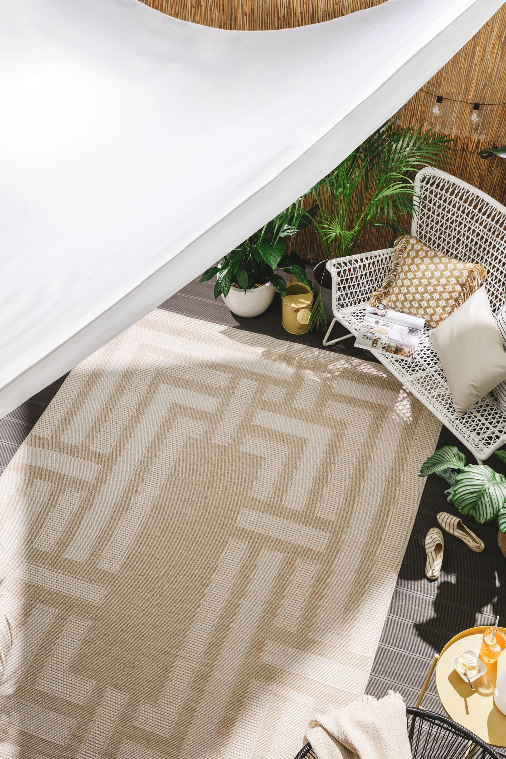 Sisä- Ja Ulkotiloissa Käytettävät Bronco - Kerma/Harmaa