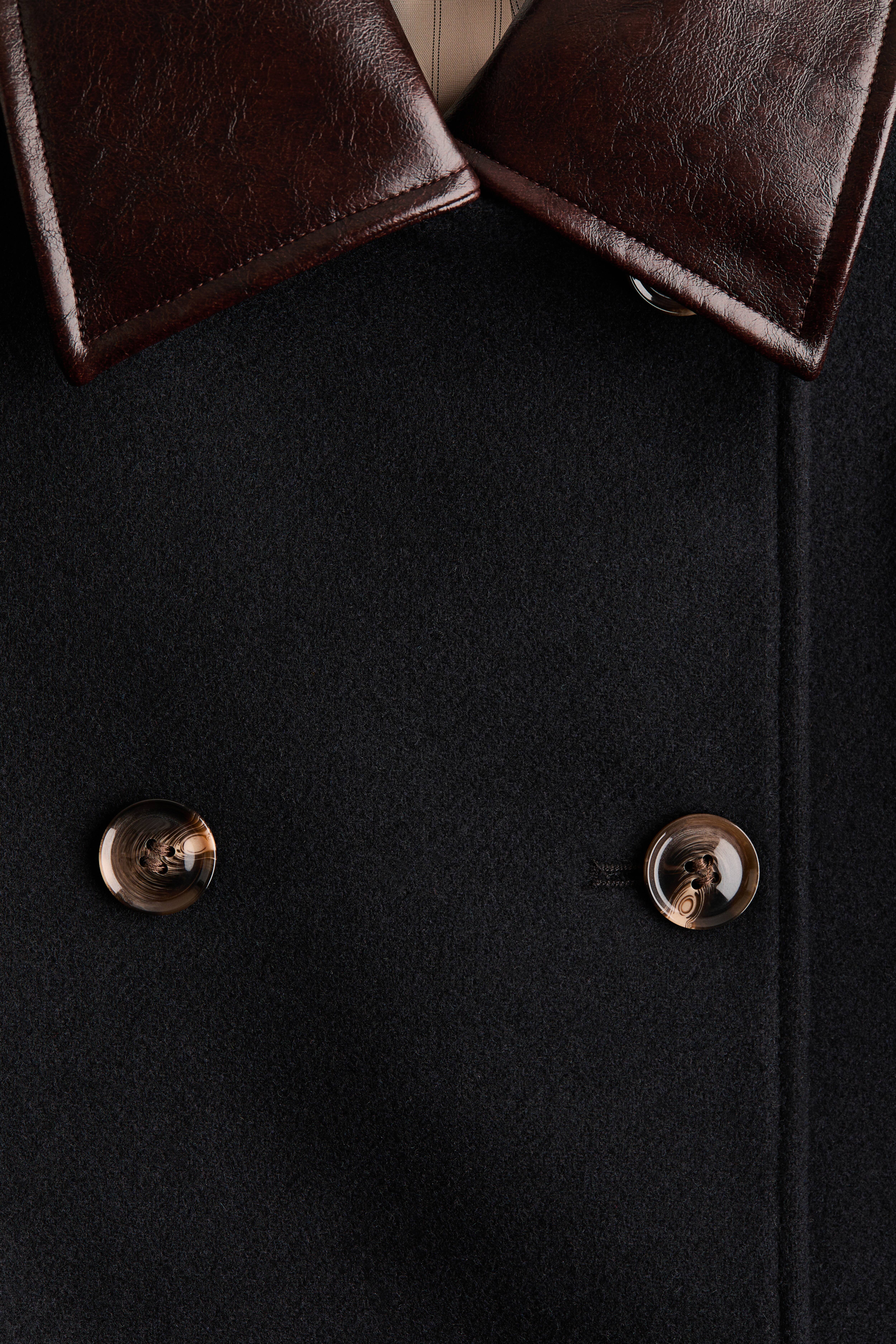 Manteau court en laine mélangée